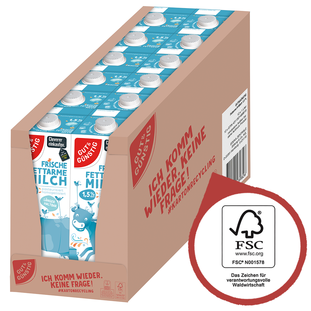 Ein Karton mit zwölf PackungenMilch und dem Fokus auf das Zeichen für verantwortungsvolle Waldwirtschaft.