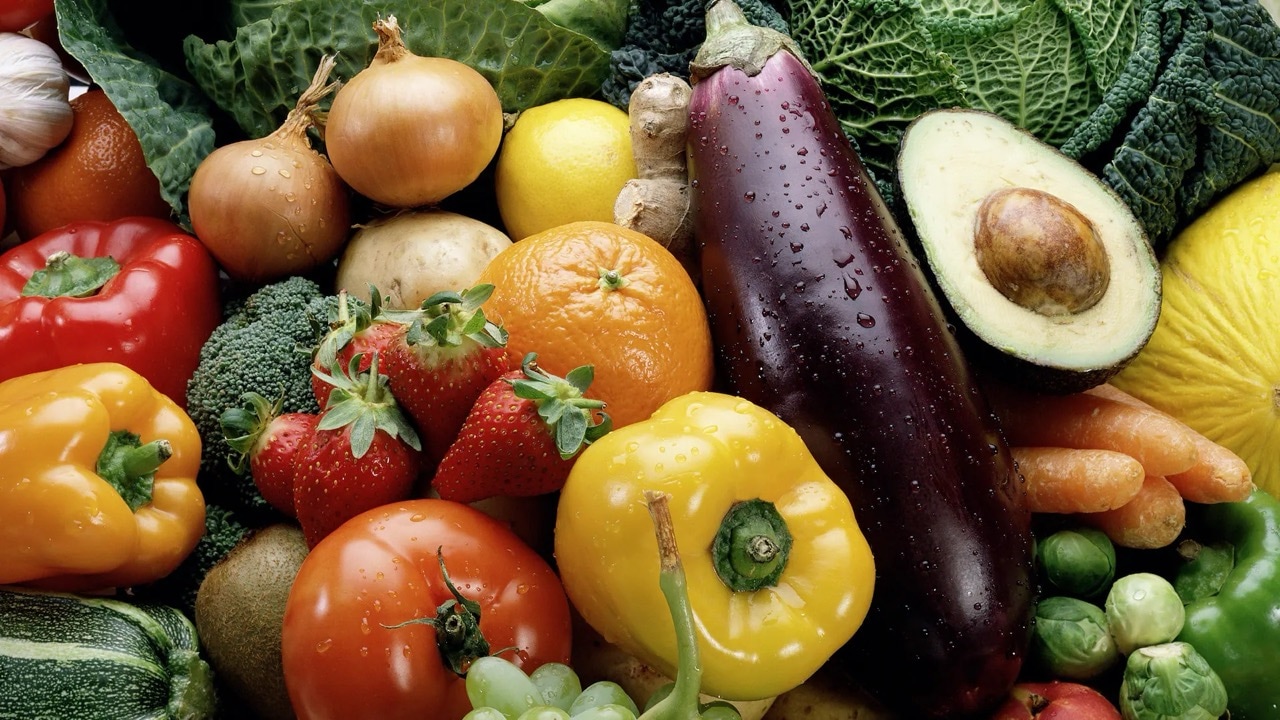 Paprika, Zwieblen, Broccoli, Edbeeren, Apfelsine, Aubergine, Avocado, Wirsing, Rosenkohl. und