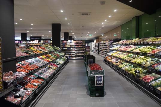 Obst- und Gemüseabteilung.