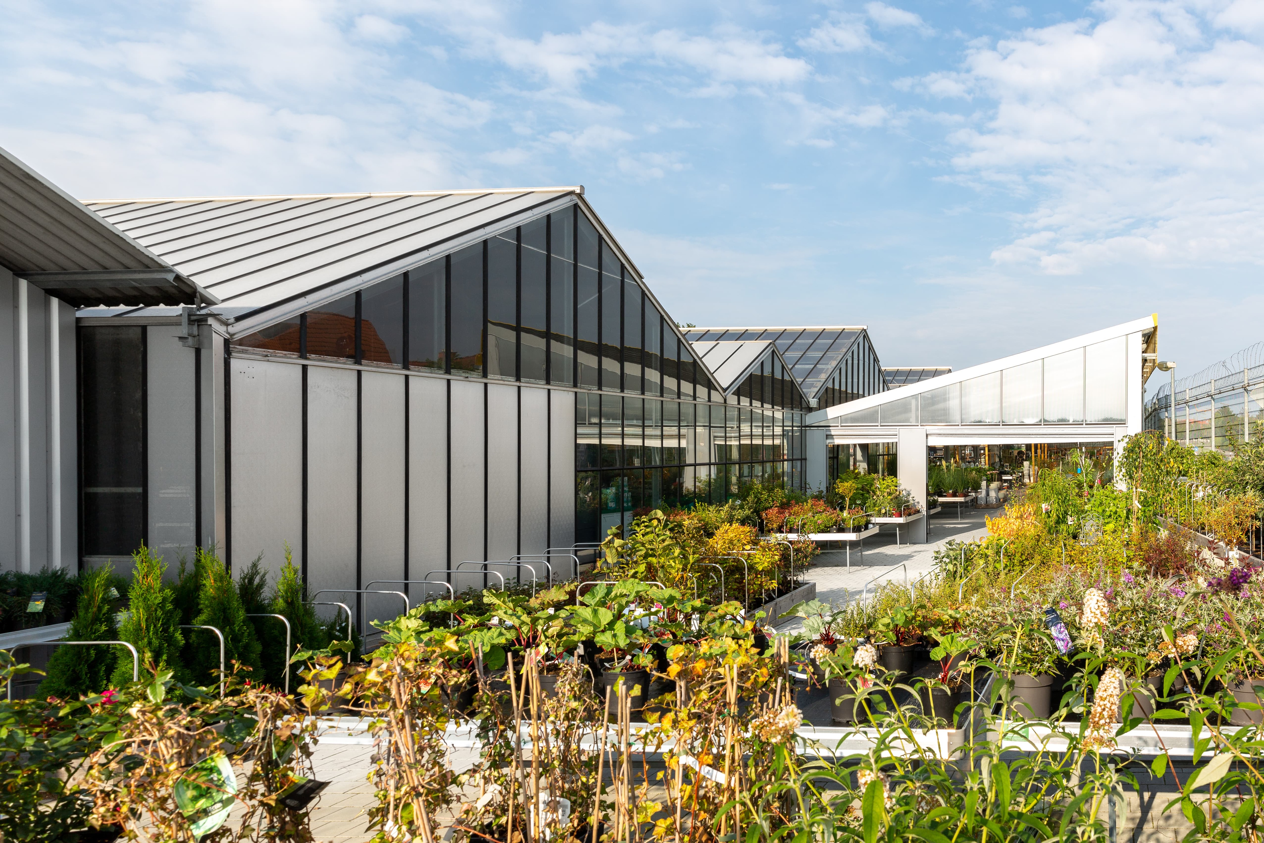 Ein Gartencenter von außen.