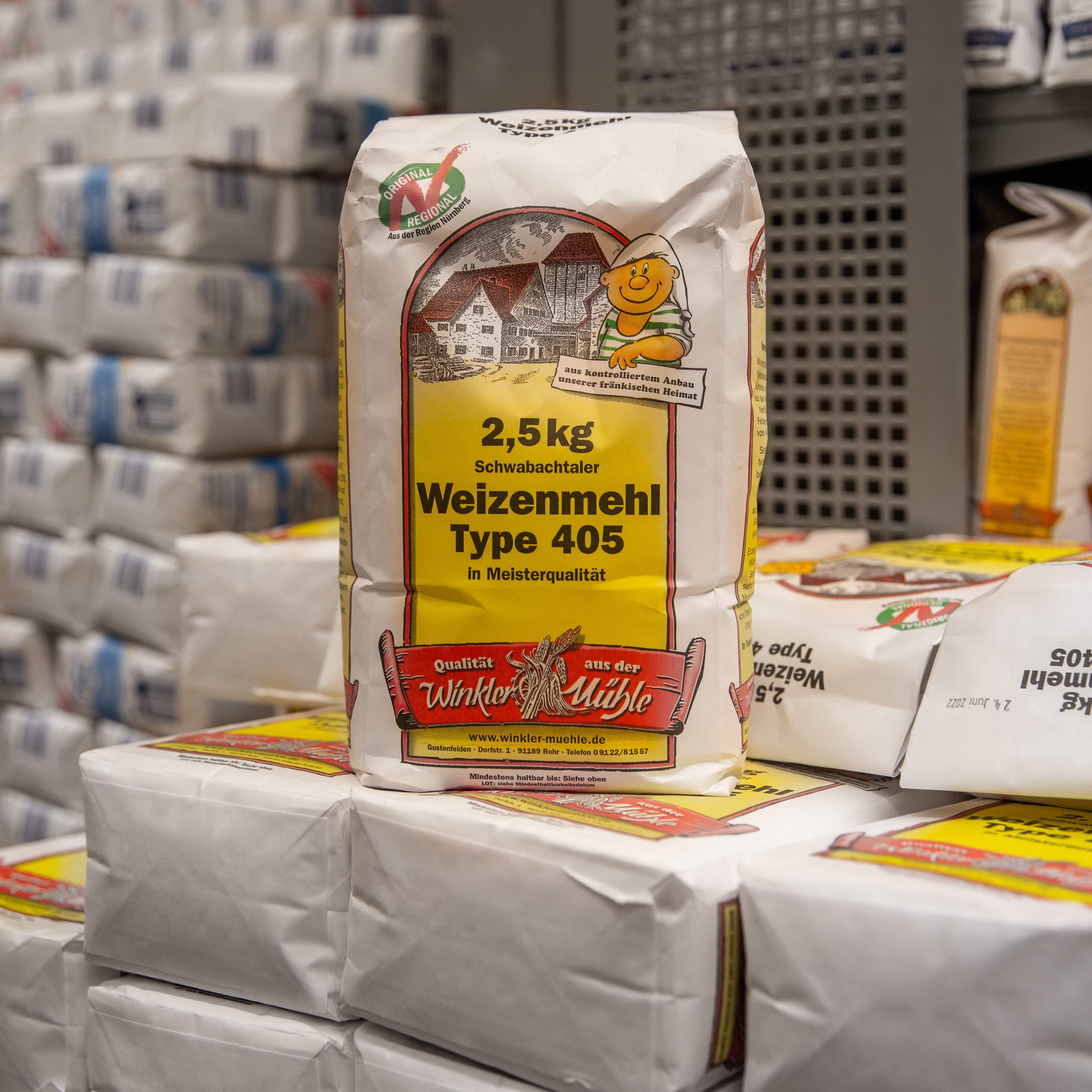 Nahaufnahme einer Packung Weizenmehl.