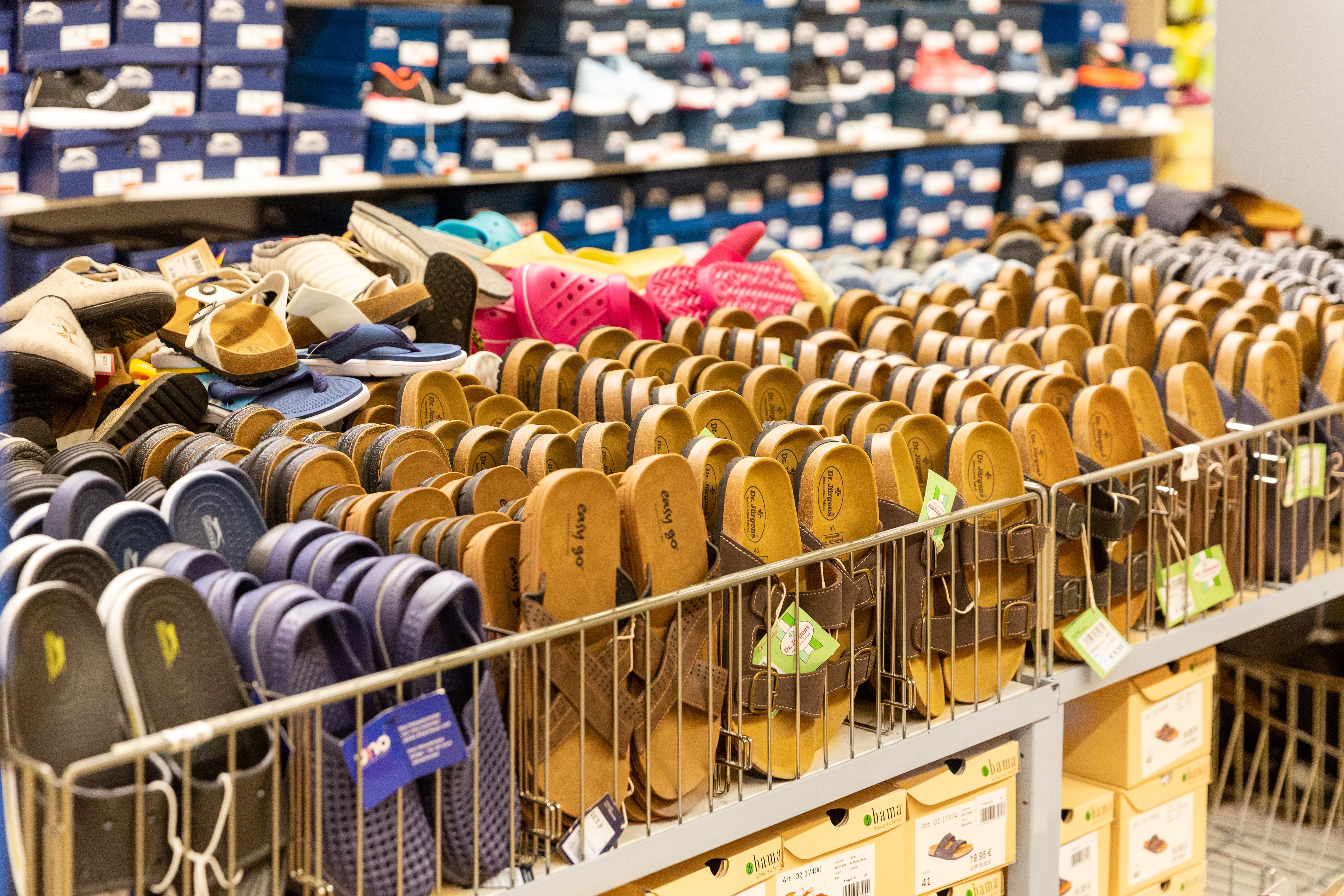 Ein Aussteller mit Hausschuhen.