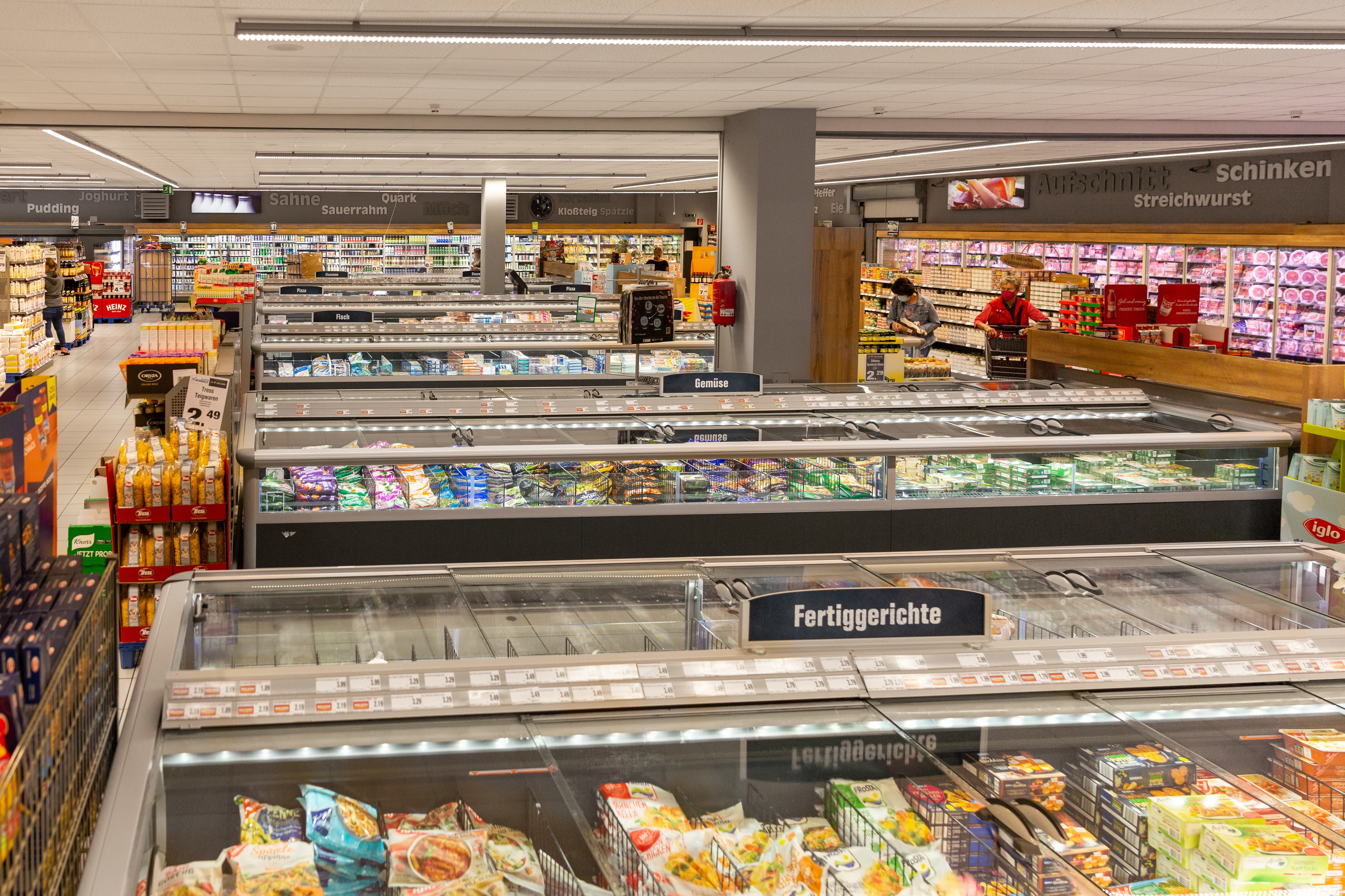 Die Tiefkühlabteilung eines Edeka-Centers.