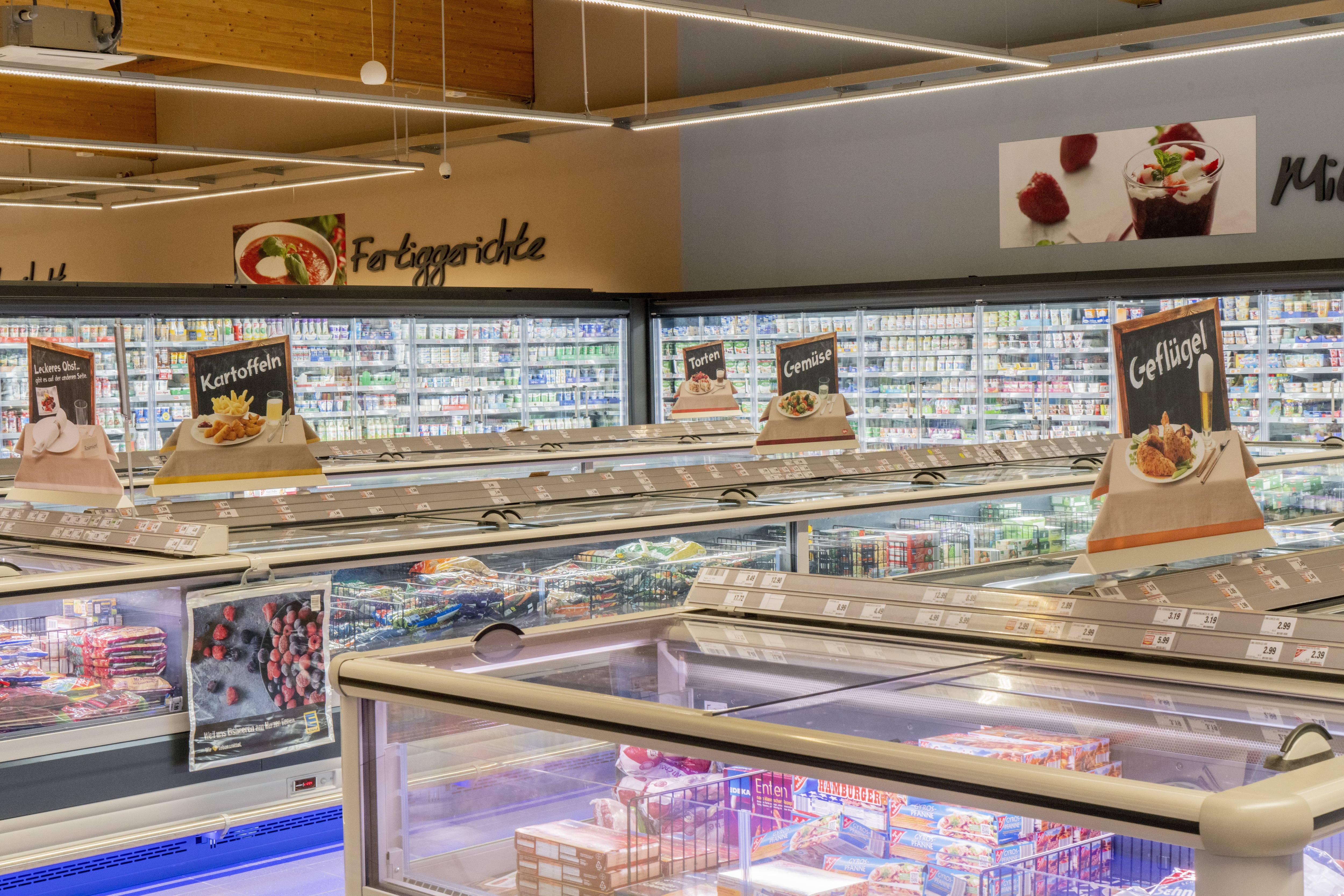 Die Kühlabteilung eines Edeka-Marktes.