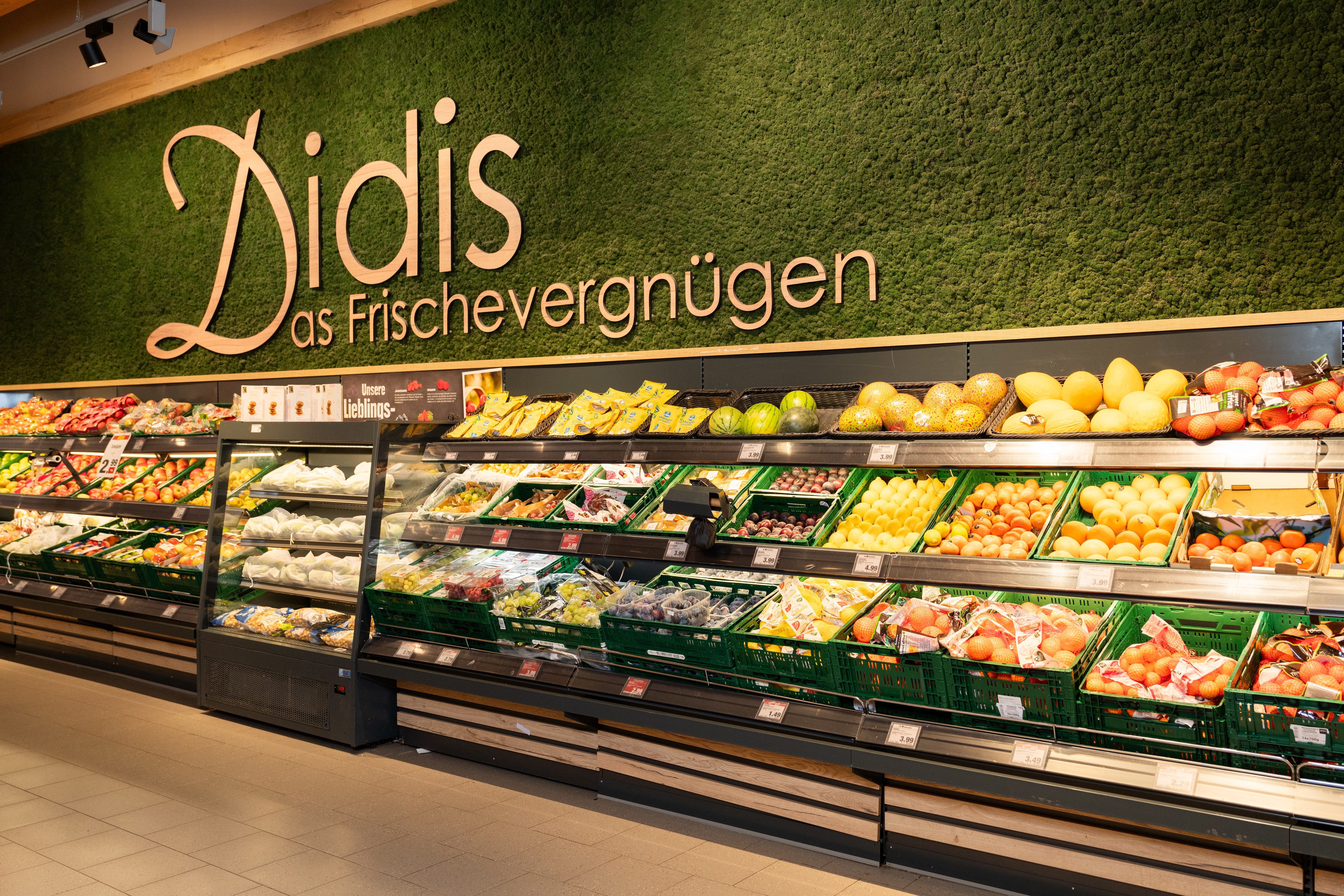 Die Obstabteilung eines EDEKA-Marktes.