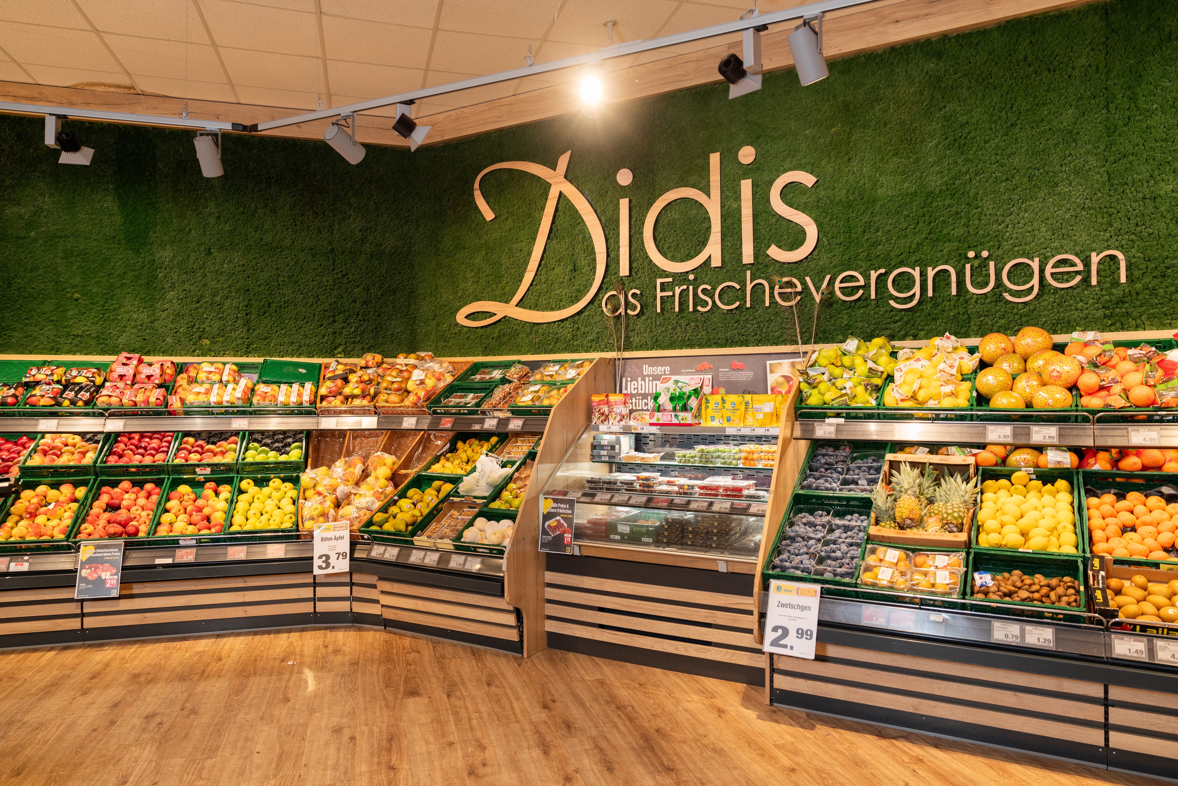 Die Obstabteilung eines EDEKA-Marktes.