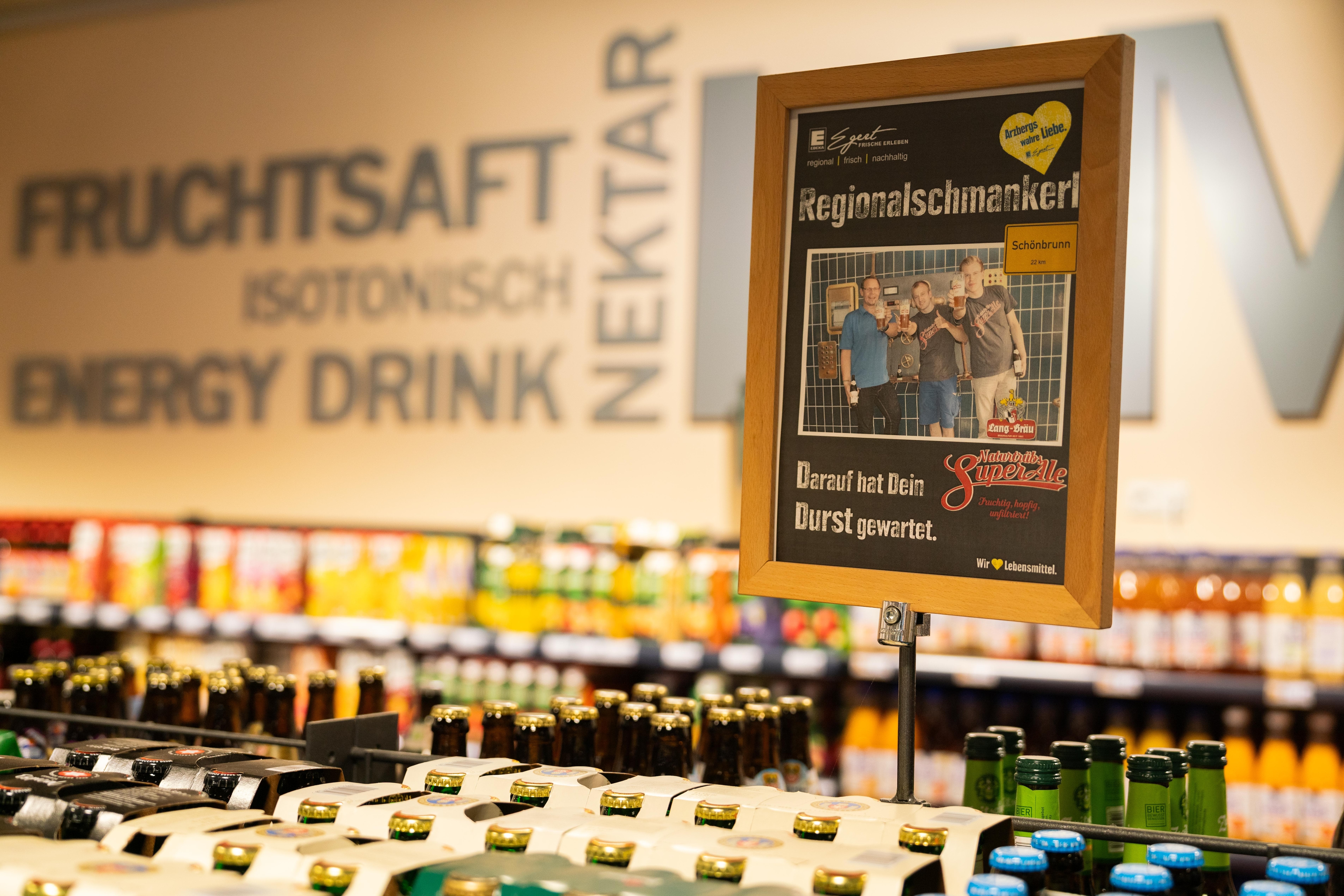 Ein Schild mit der Aufschrift: "Regionalschmankerl"