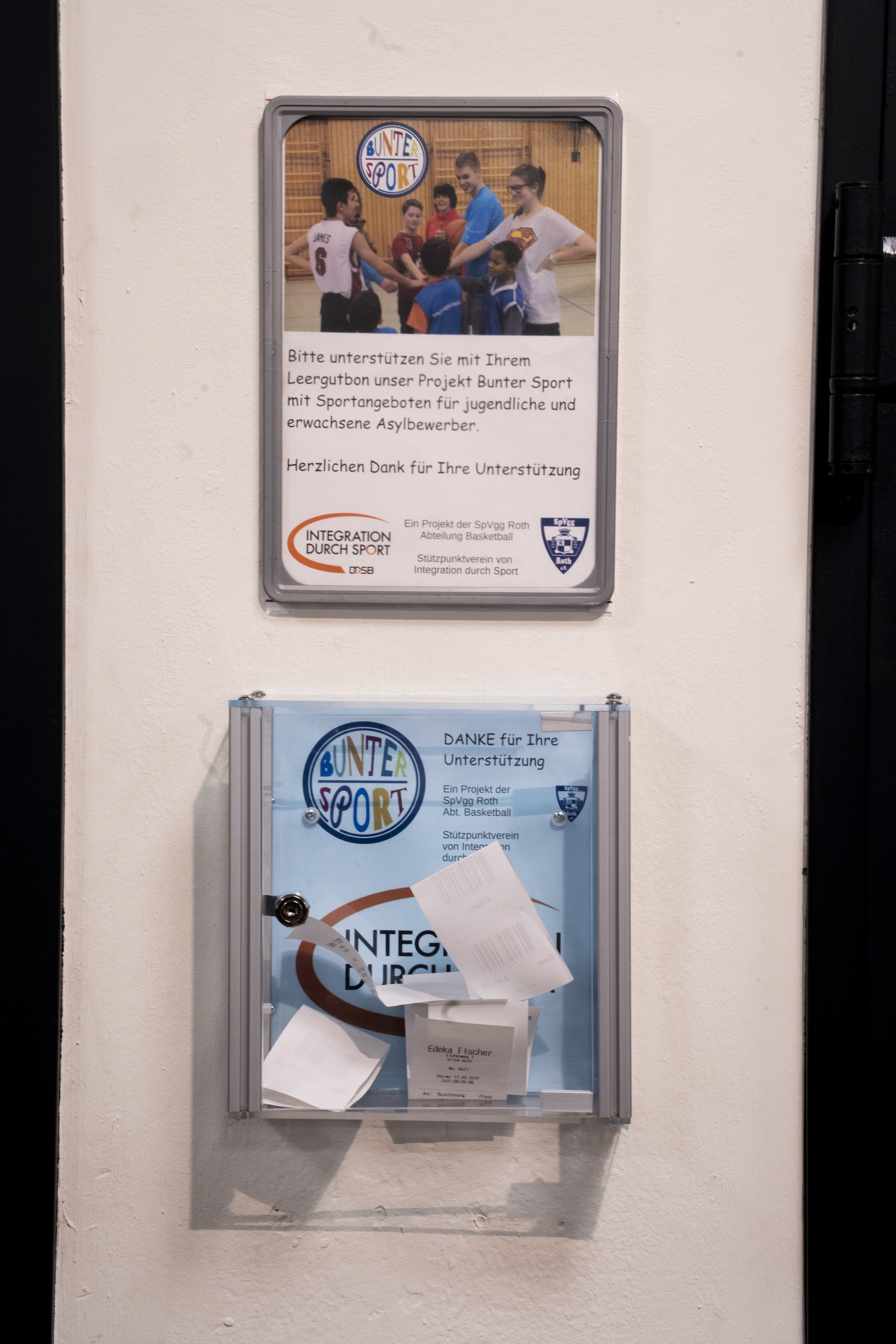 Spendenbox für Leergut-Bons zur Unterstützung des Projektes Bunter Sport.