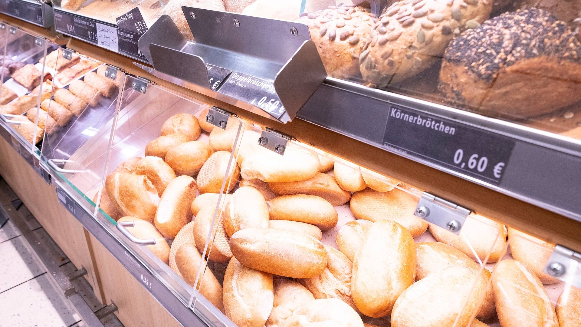 Brötchen in der Auslage