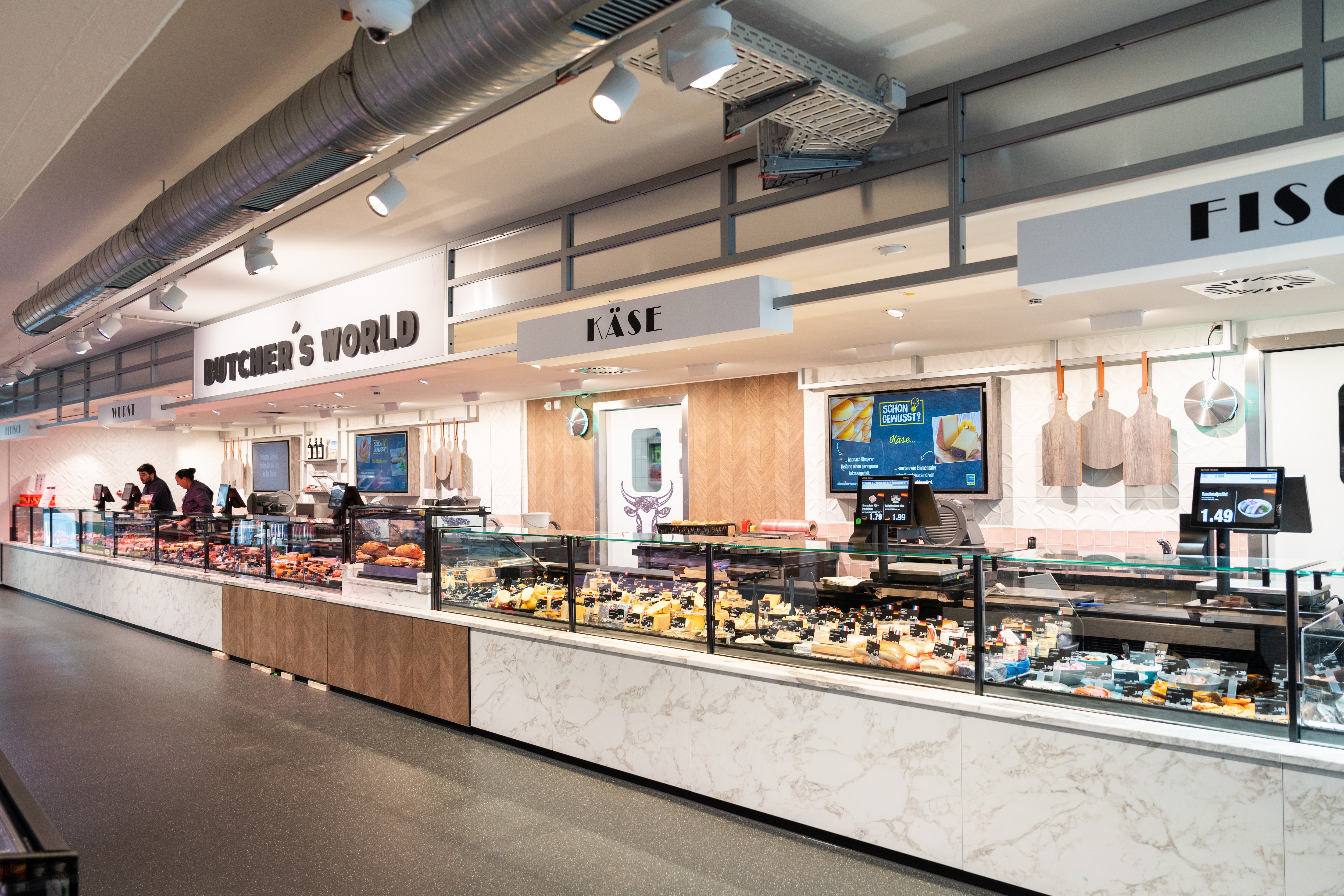 Eine Bedientheke in der Totalen.