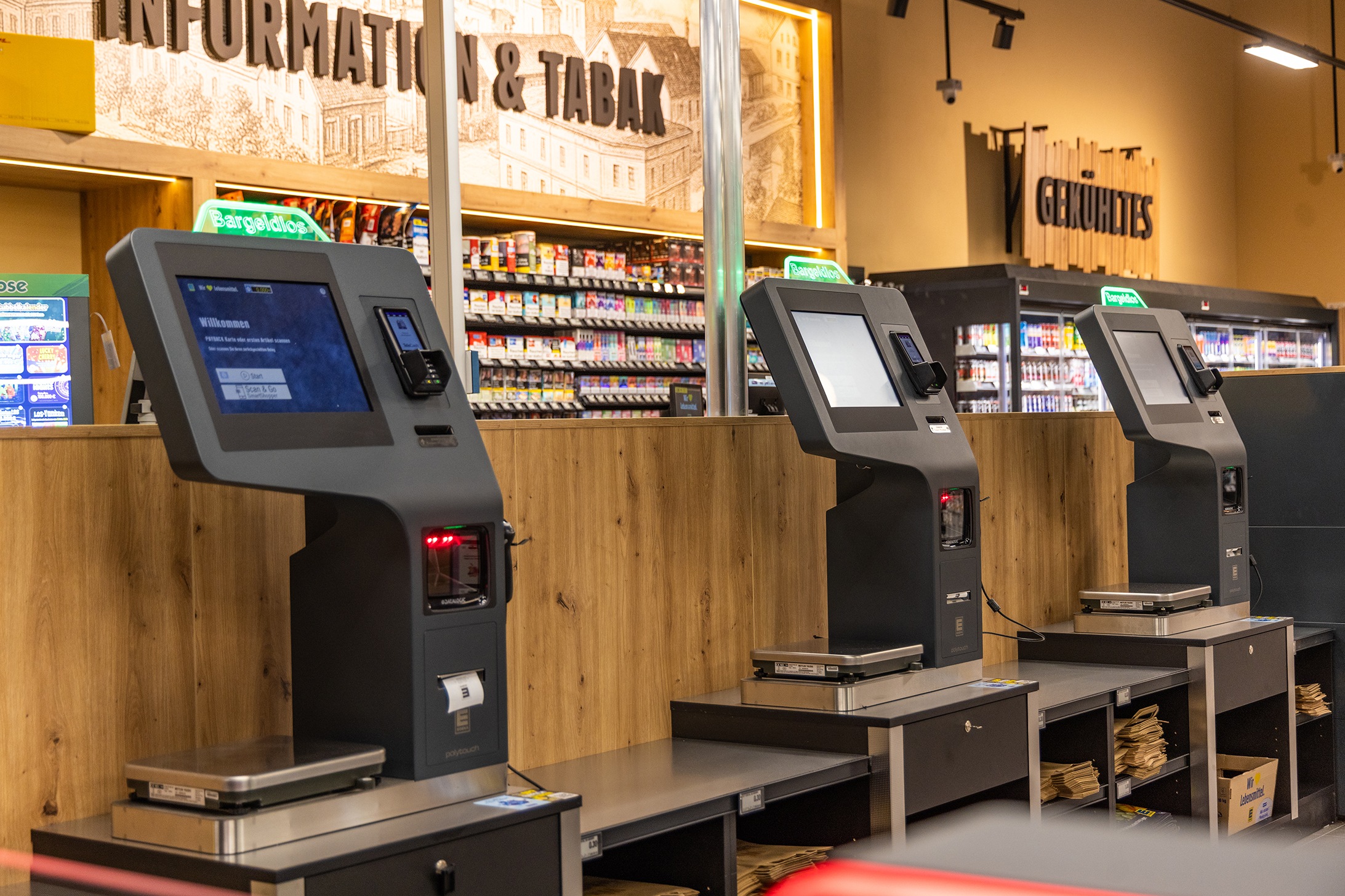 Drei Selfscanning Kassen.
