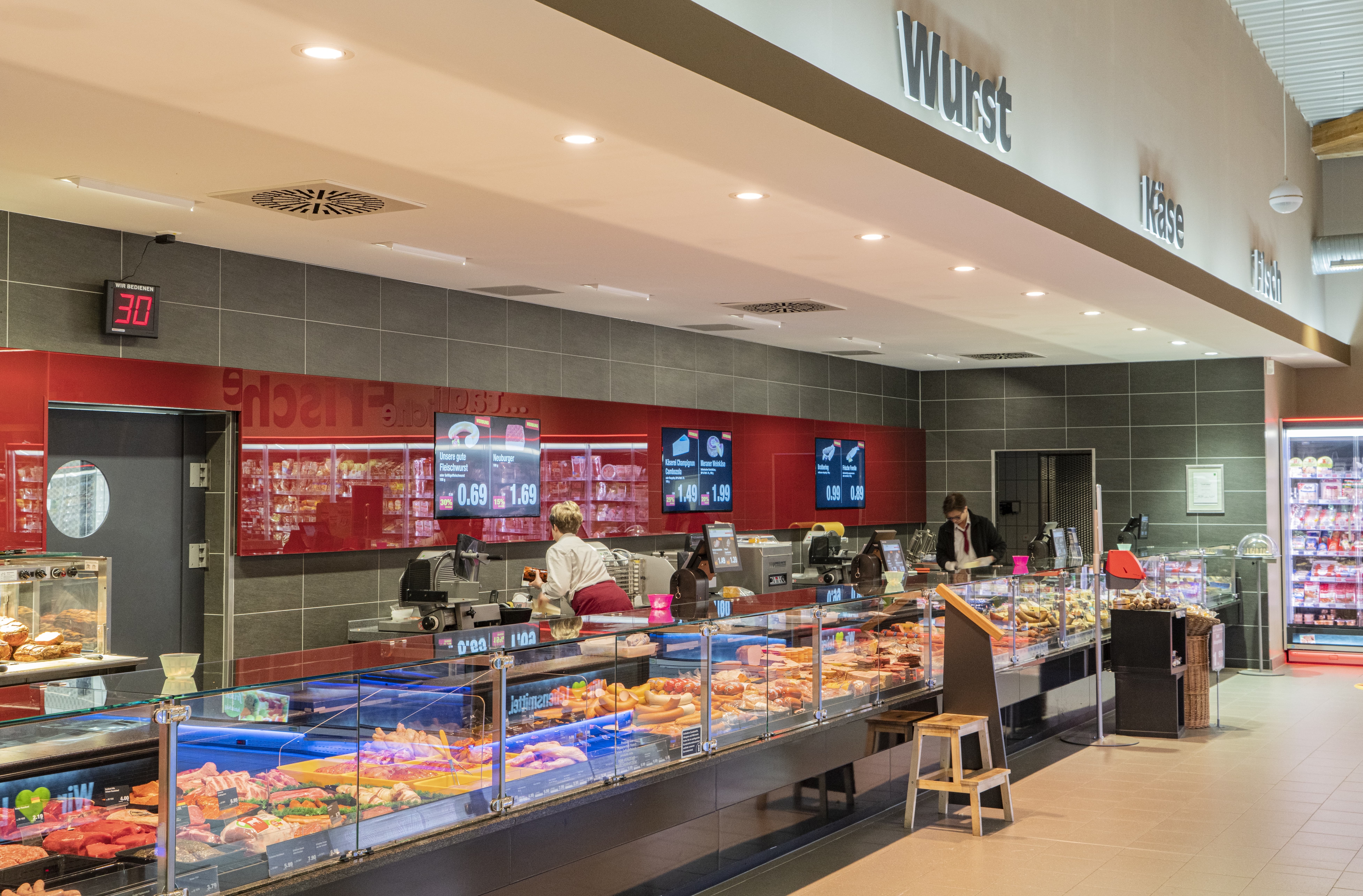 Die Bedientheke eines EDEKA-Markts.