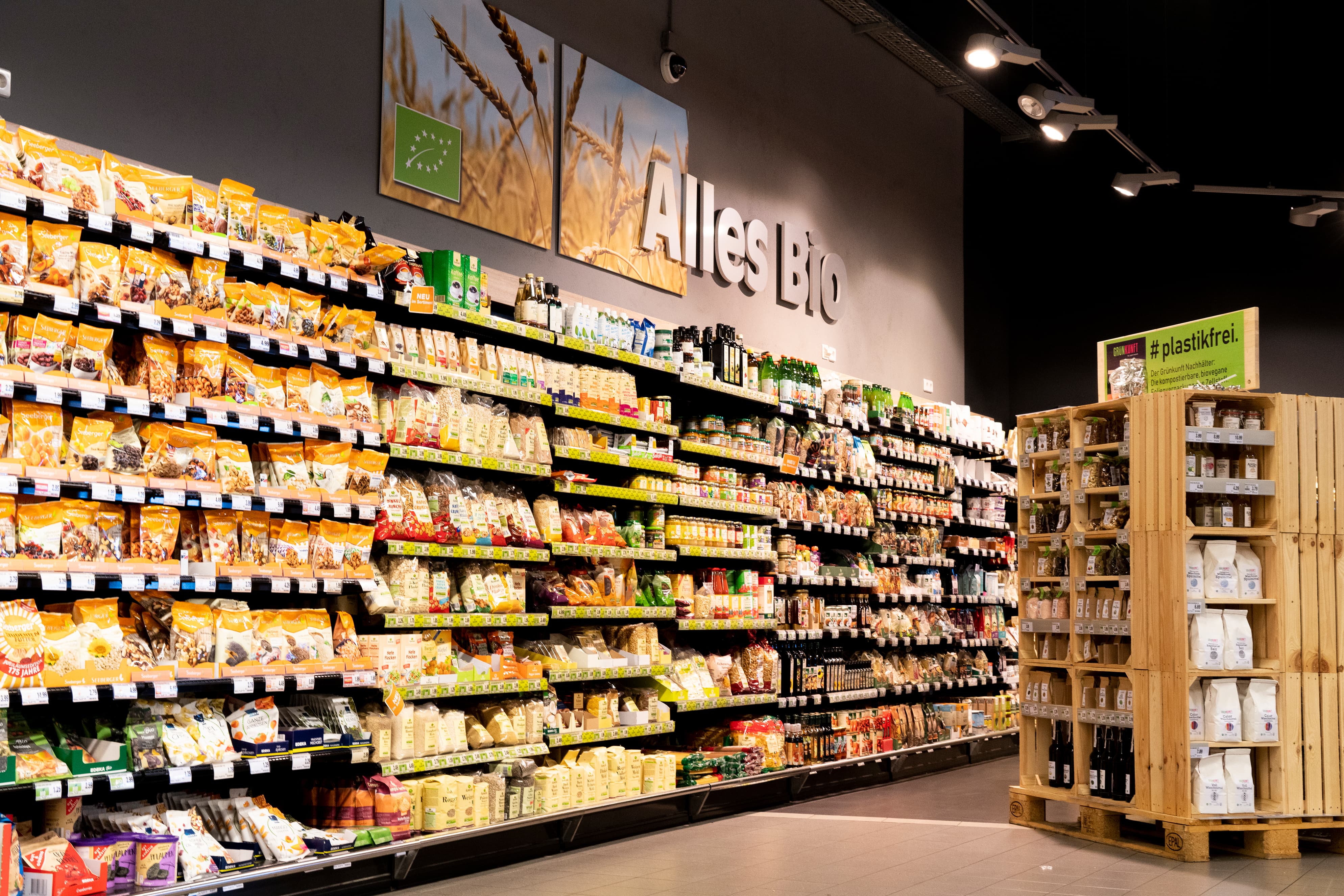 Die Bioabteilung eines EDEKA-Markts.