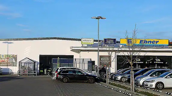 Parkplatz von EDEKA Ebner.