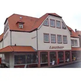 Die Außenansicht des Kaufhaus Lauber.