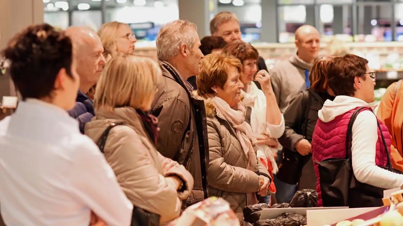 Eine Gruppe älterer Menschen.