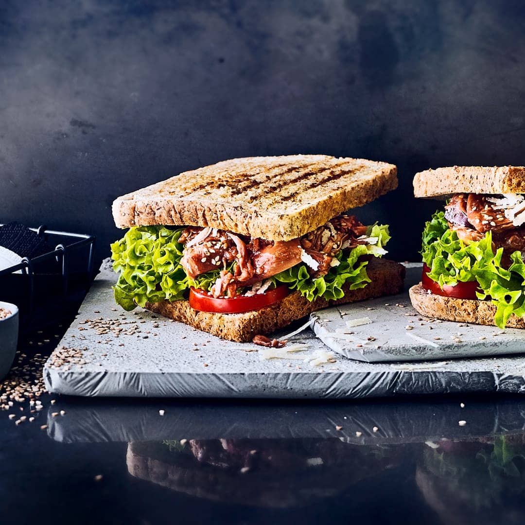 Die Jackfruit ist ein echter Geheimtipp. Auch als Belag für ein Sandwich etwas ganz Besonderes.