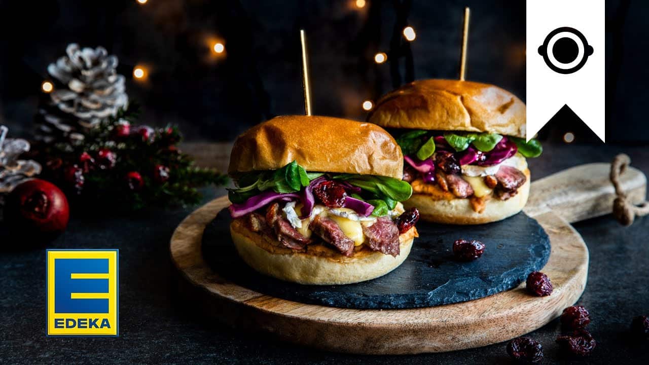 Christmas Burger YouTube Platzhalterbild für ein Video mit dem Titel 'Christmas Burger'.
