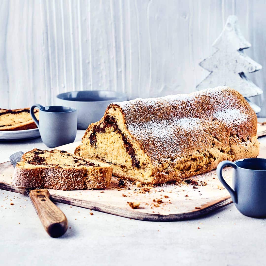 Mit diesem Spekulatius-Schoko-Stollen schmeckt es gleich doppelt nach Weihnachten. Und duften tut es auch noch herrlich!