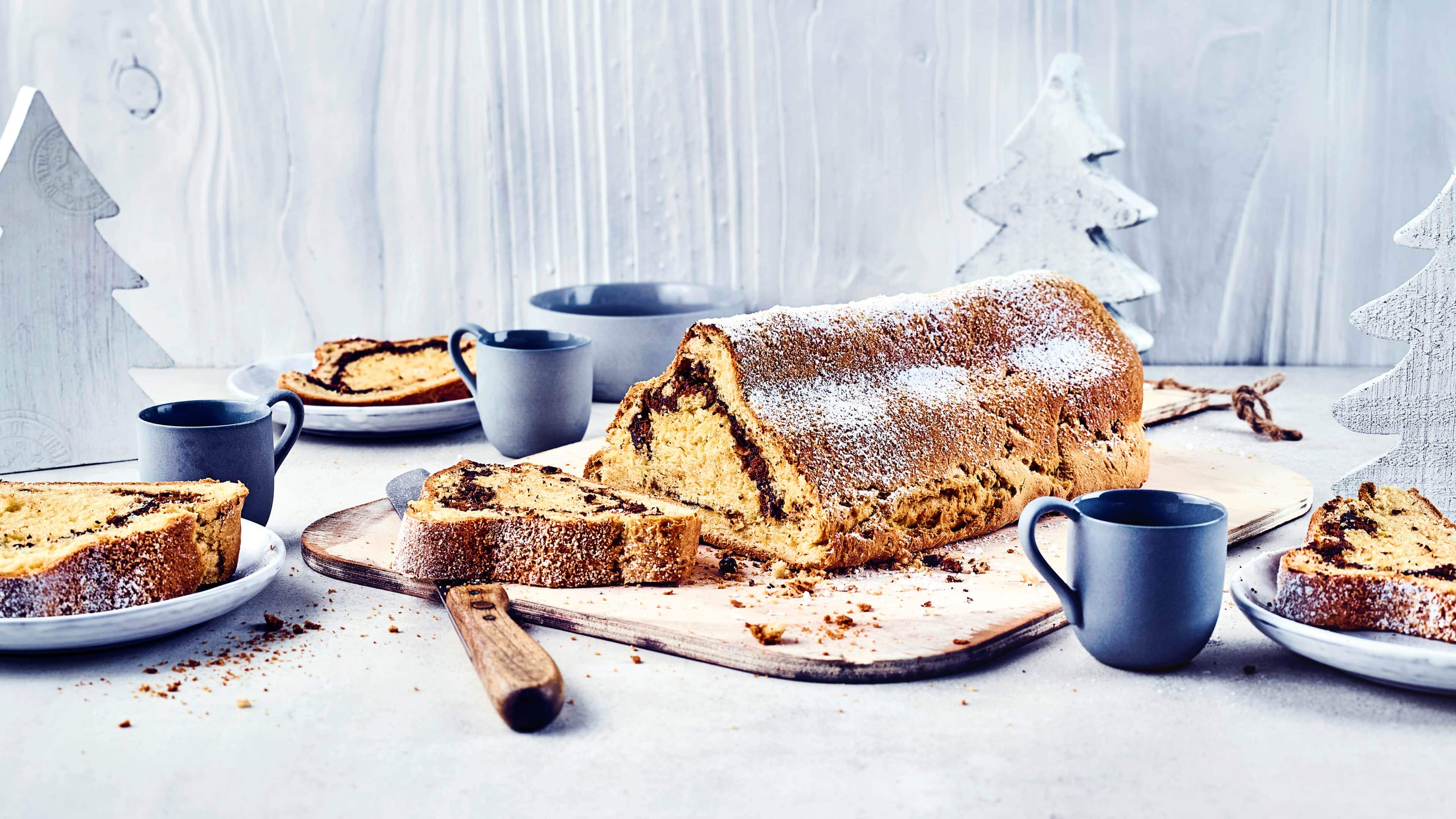 Spekulatius-Schoko-Stollen Mit diesem Spekulatius-Schoko-Stollen schmeckt es gleich doppelt nach Weihnachten. Und duften tut es auch noch herrlich!