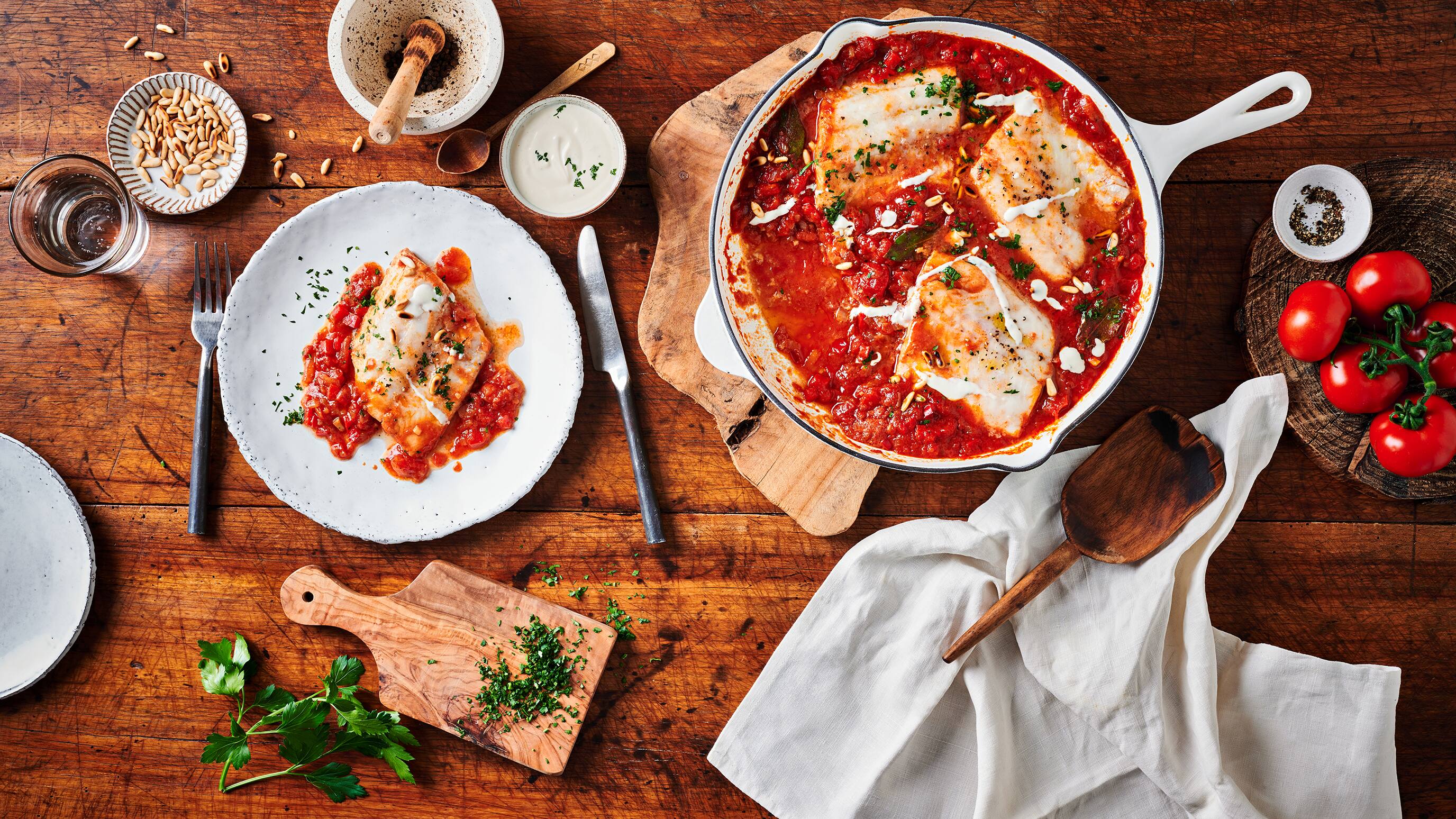 Zanderfilet in Harissa-Tomatensoße Zander lässt sich vielseitig zubereiten, daher hier etwas spezieller: Gebratenes Zanderfilet mit selbstgemachter Harissa-Tomatensoße.