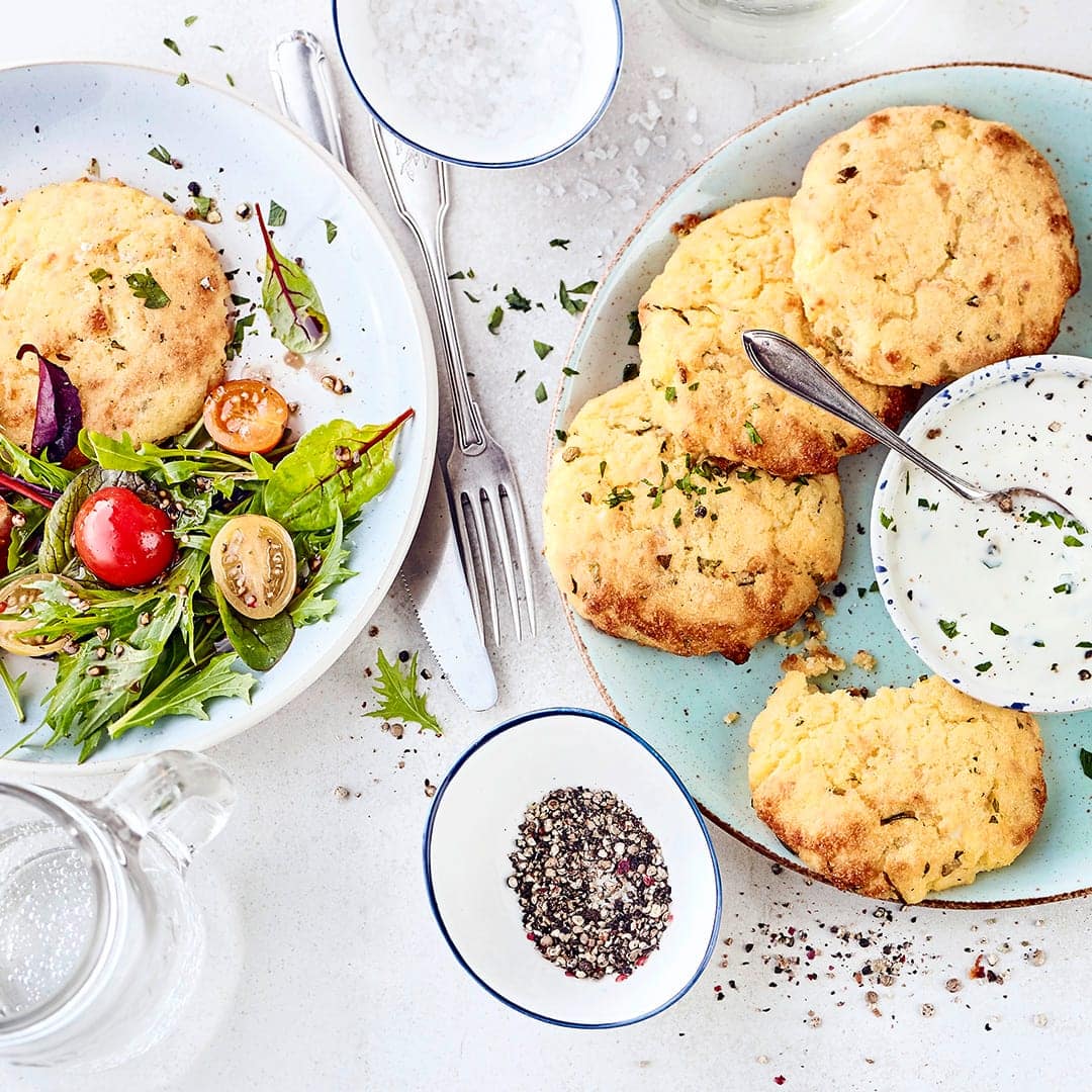 Kartoffel-Feta-Taler mit Dip