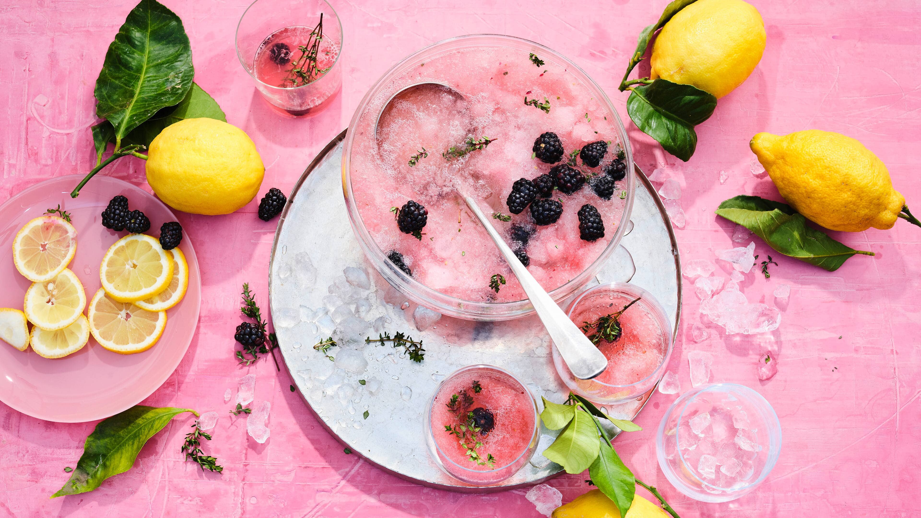 Brombeer-Slush-Bowle Brombeer-Slush-Bowle