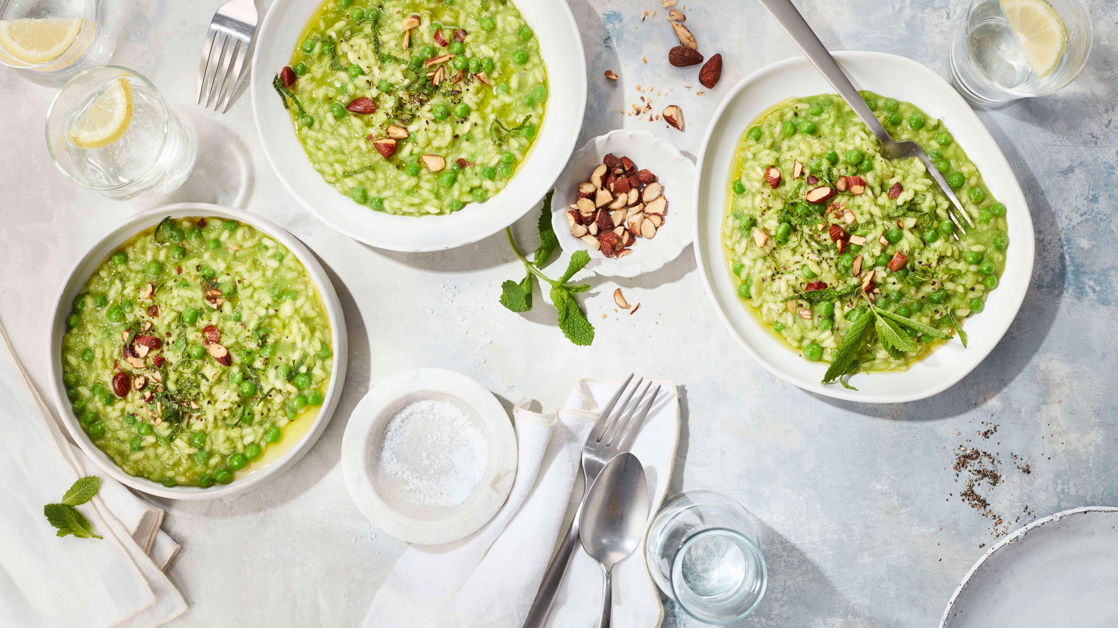 Erbsenrisotto mit Rauchmandeln Erbsenrisotto mit Rauchmandeln