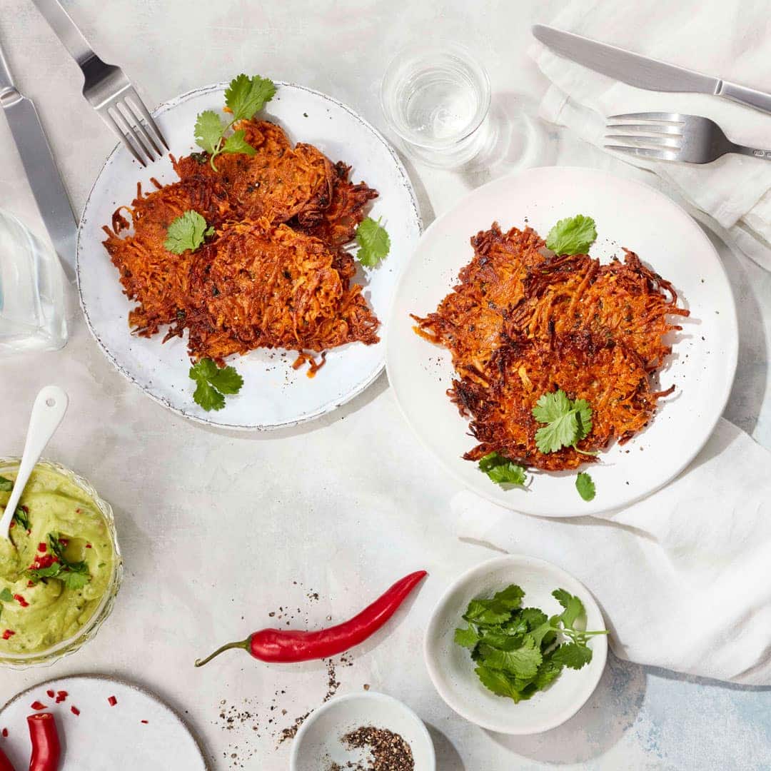 Süßkartoffelpuffer mit Avocado-Dip