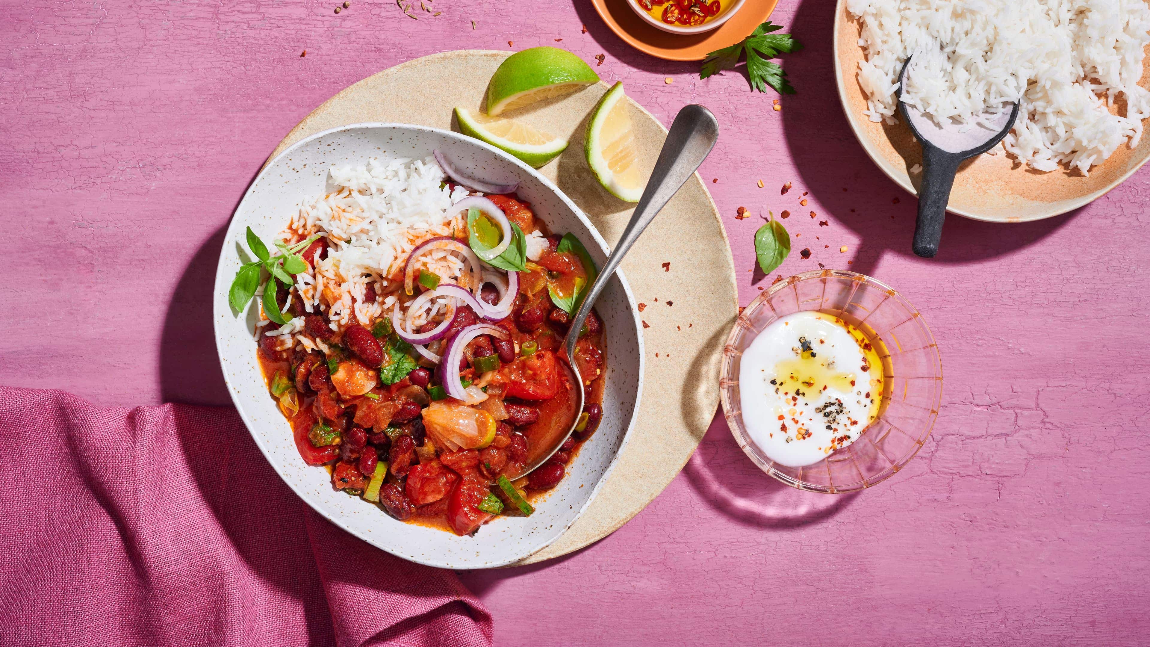 Kidneybohnen-Chili mit Kokos-Dip Kidneybohnen-Chili mit Kokos-Dip