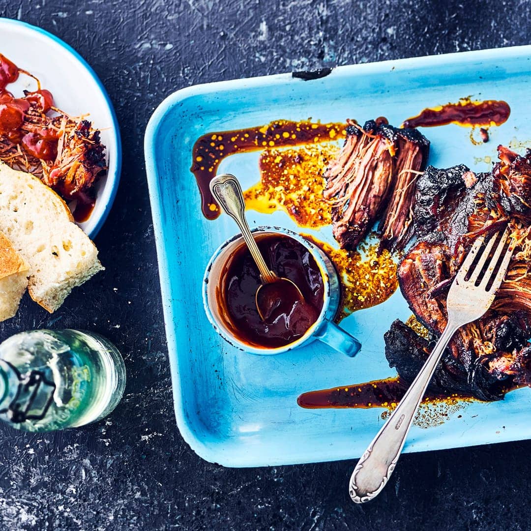 Pulled Beef ganz einfach selbermachen: Vielseitig nutzbar, ob zu Burgern, zu Salat oder klassischen Beilagen.