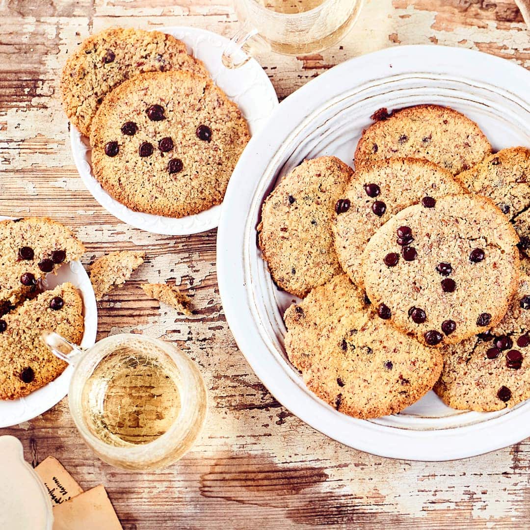 Ist echter Genuss mit wenig Kohlenhydraten auch bei Keksen möglich? Aber natürlich! Unsere Low Carb Cookies enthalten neben Butter und Mandeln viel Frischkäse und schmecken super lecker!