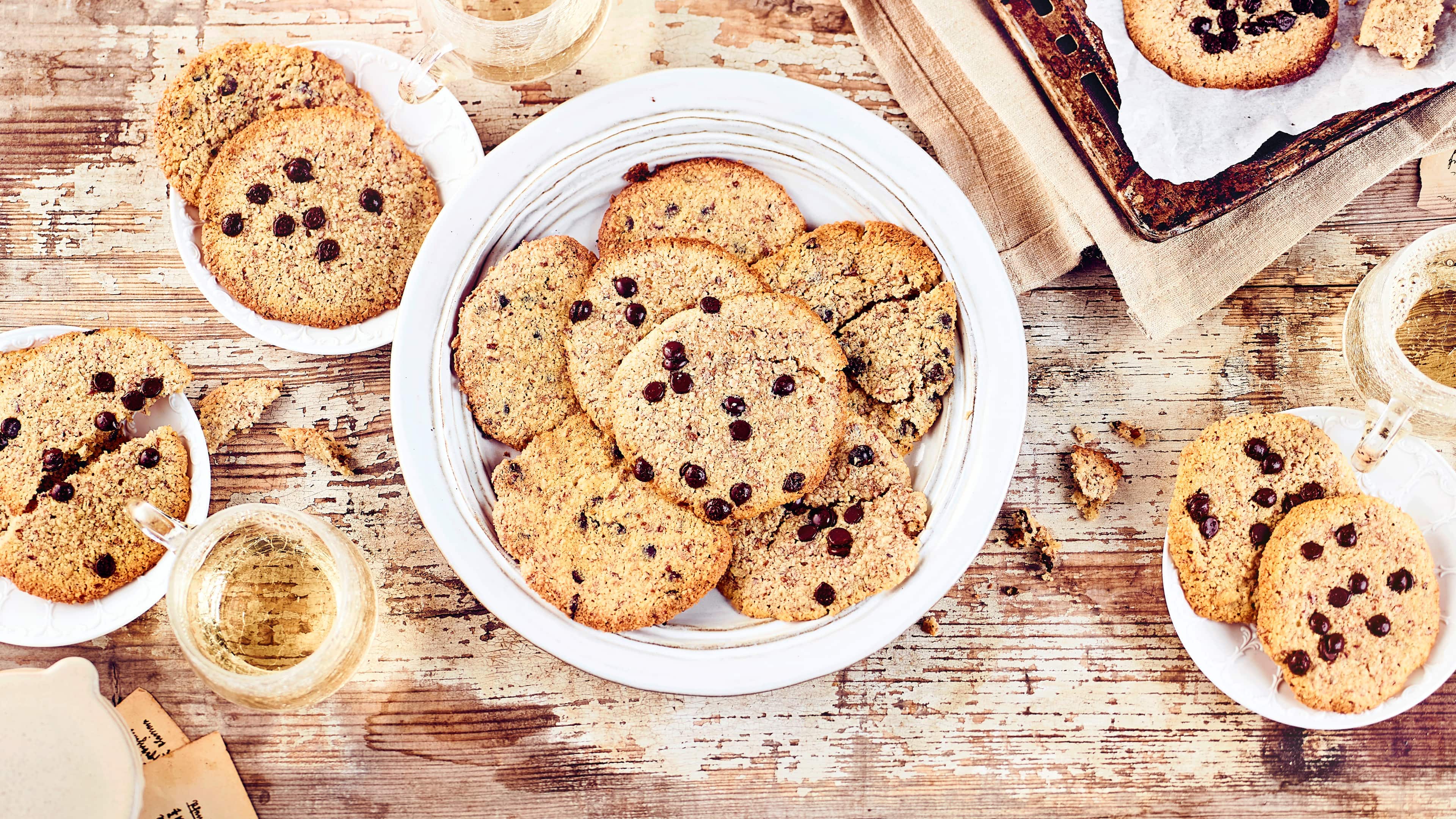 Low Carb Cookies Ist echter Genuss mit wenig Kohlenhydraten auch bei Keksen möglich? Aber natürlich! Unsere Low Carb Cookies enthalten neben Butter und Mandeln viel Frischkäse und schmecken super lecker!