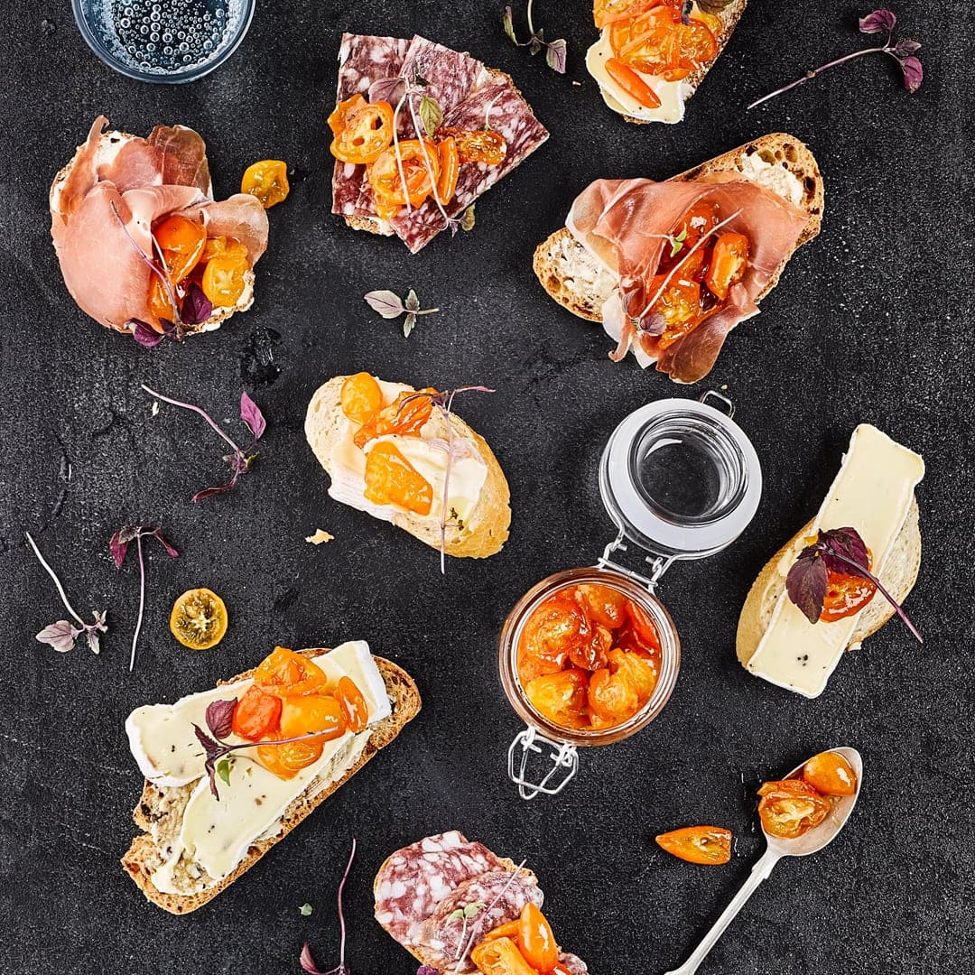 Würzige Marmelade aus Miniorangen: Probieren Sie unser Kumquat-Chutney mit Zimt und Chili und genießen Sie es zu Brot mit Weichkäse, Salami oder Schinken!