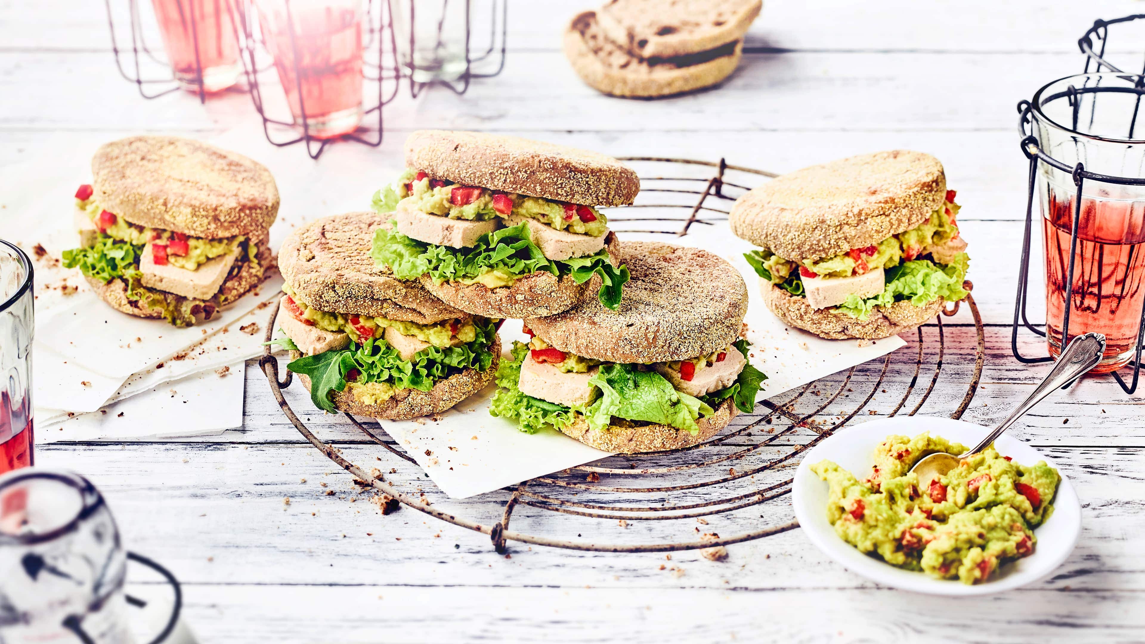 Avocado-Sandwich mit Tofu Avocado-Sandwich mit Tofu