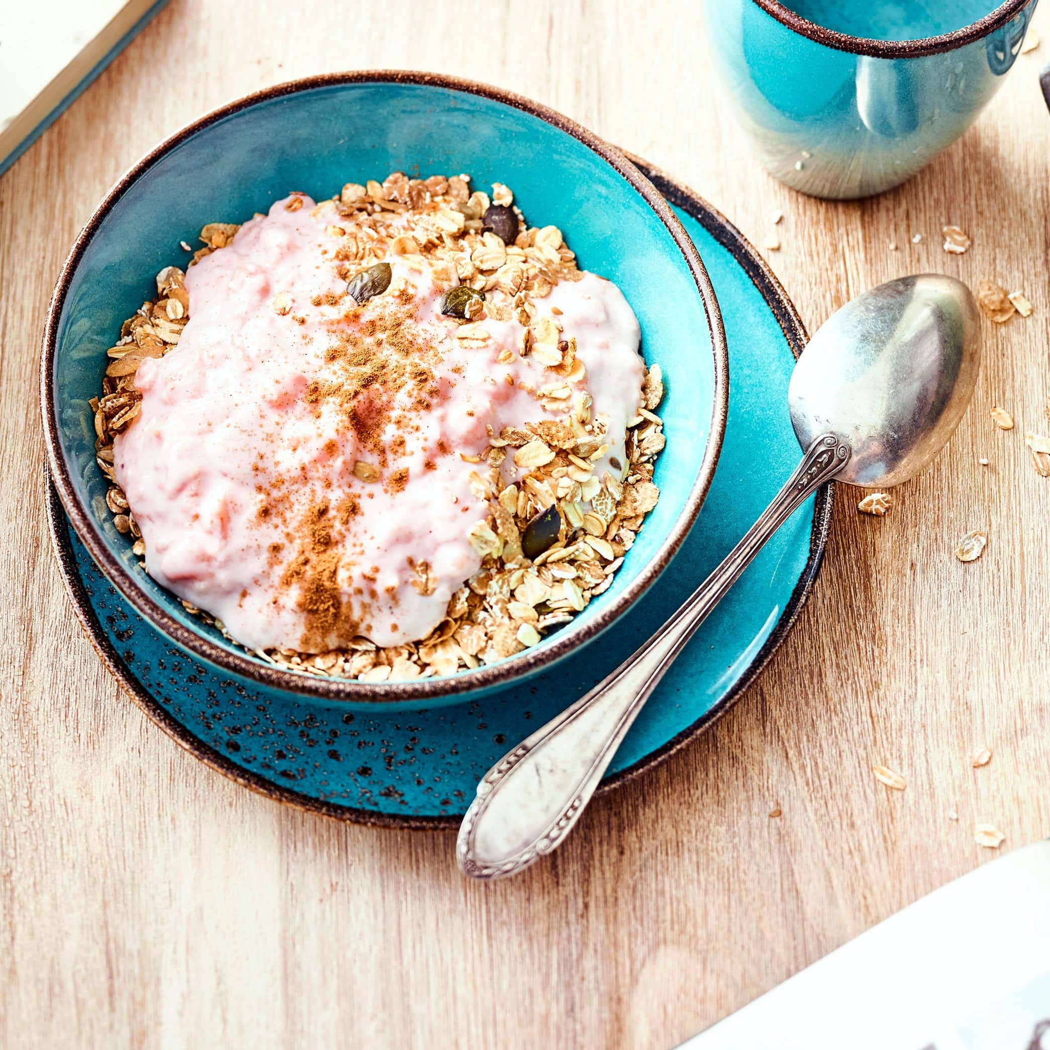 Sie möchten ohne großen Zeitaufwand lecker frühstücken? Dann sollten Sie unbedingt unser Rezept für schnelles Fitnessmüsli mit Papaya und Joghurt ausprobieren.