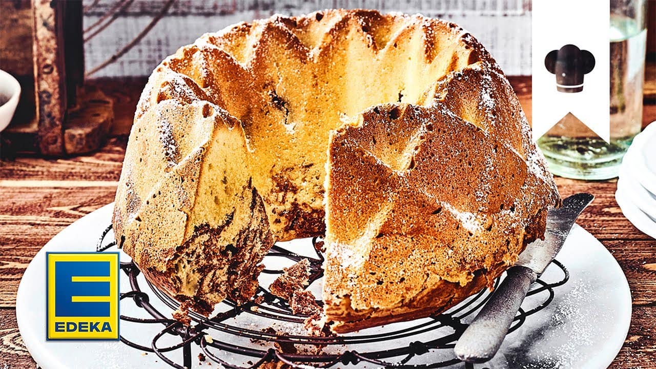 Marmorkuchen Rezept YouTube Platzhalterbild für ein Video mit dem Titel 'Marmorkuchen Rezept'.