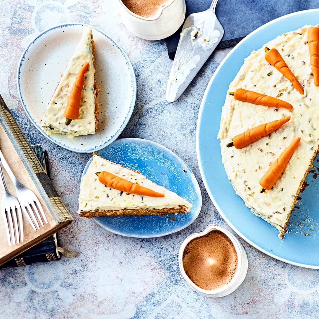 RüblitorteMit unserem Rüblitorten-Rezept zeigen wir Ihnen, wie Möhren und Nüsse einen Kuchen zu einer saftigen Köstlichkeit werden lassen. Probieren Sie es aus!