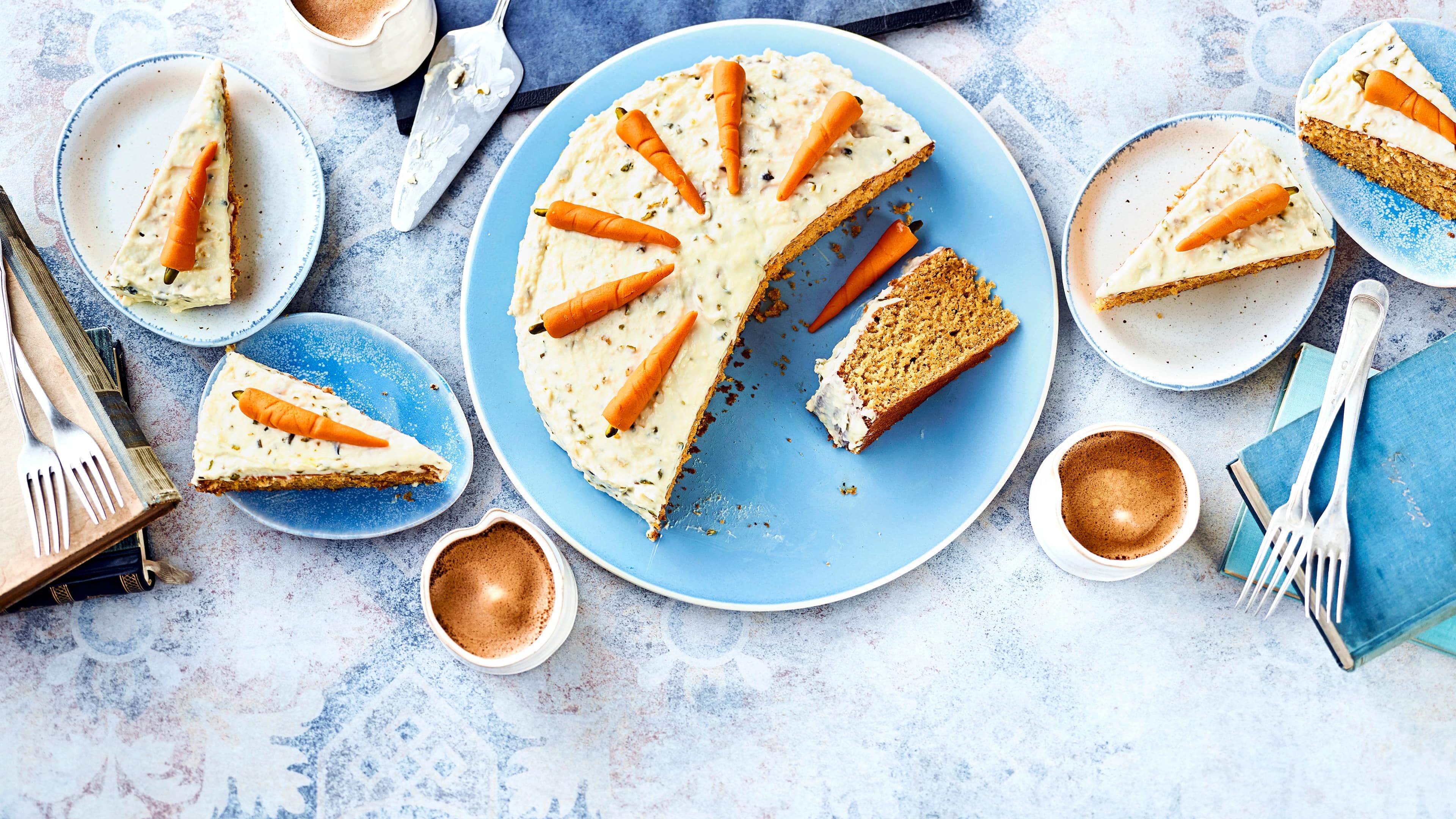 Rüblitorte Mit unserem Rüblitorten-Rezept zeigen wir Ihnen, wie Möhren und Nüsse einen Kuchen zu einer saftigen Köstlichkeit werden lassen. Probieren Sie es aus!
