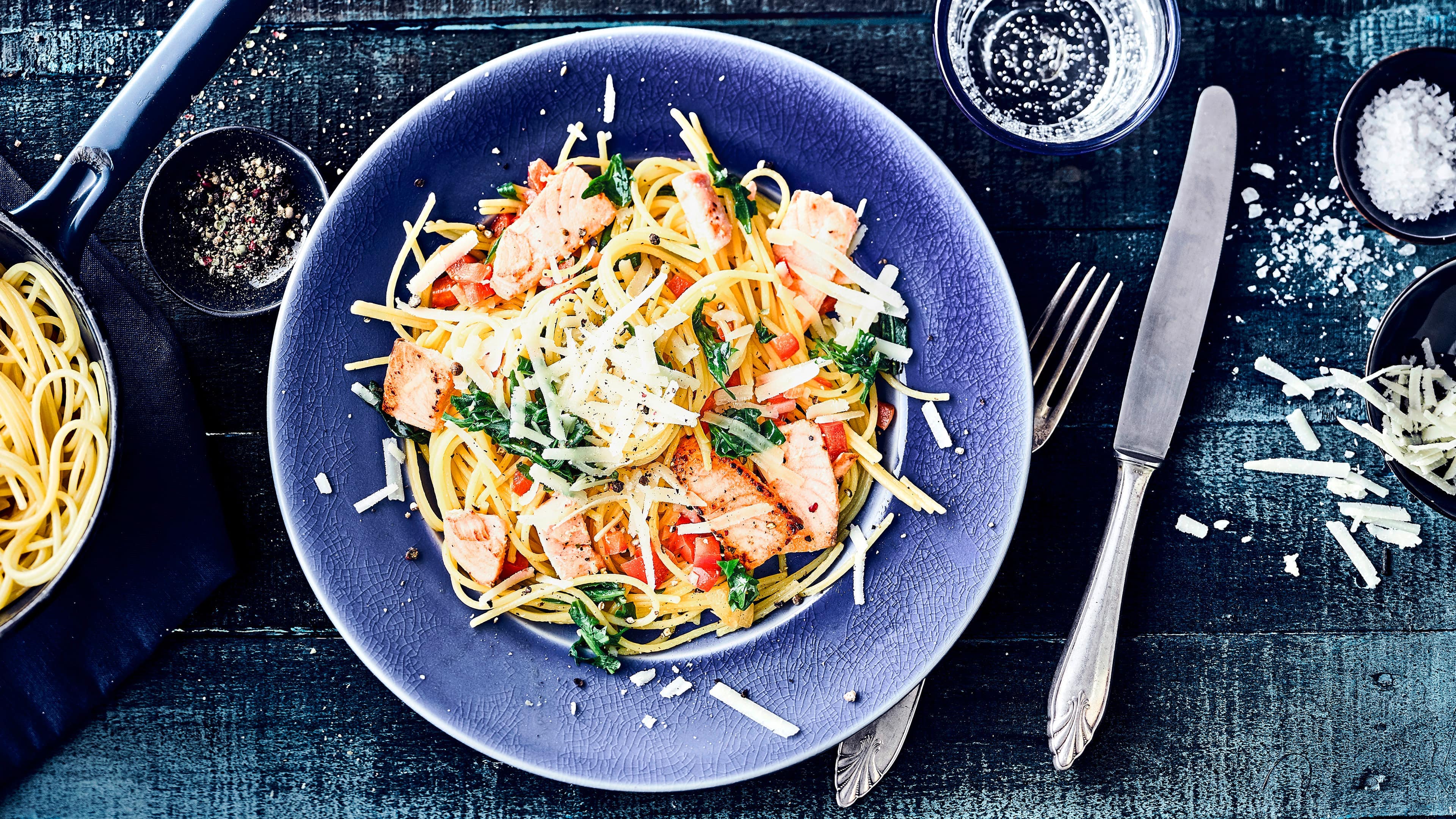 Wildlachs mit Spaghettis Wildlachs mit Spaghetti