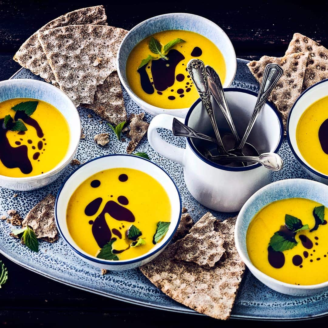So schmeckt der Herbst: Kürbissuppe vom Butternut mit Kokosmilch und leichter Currynote.