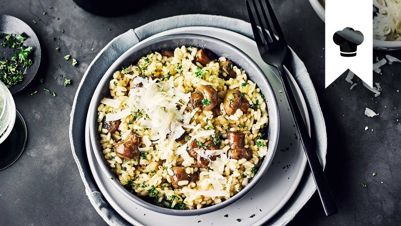 Champignon-Risotto YouTube Platzhalterbild für ein Video mit dem Titel 'Champignon-Risotto'.