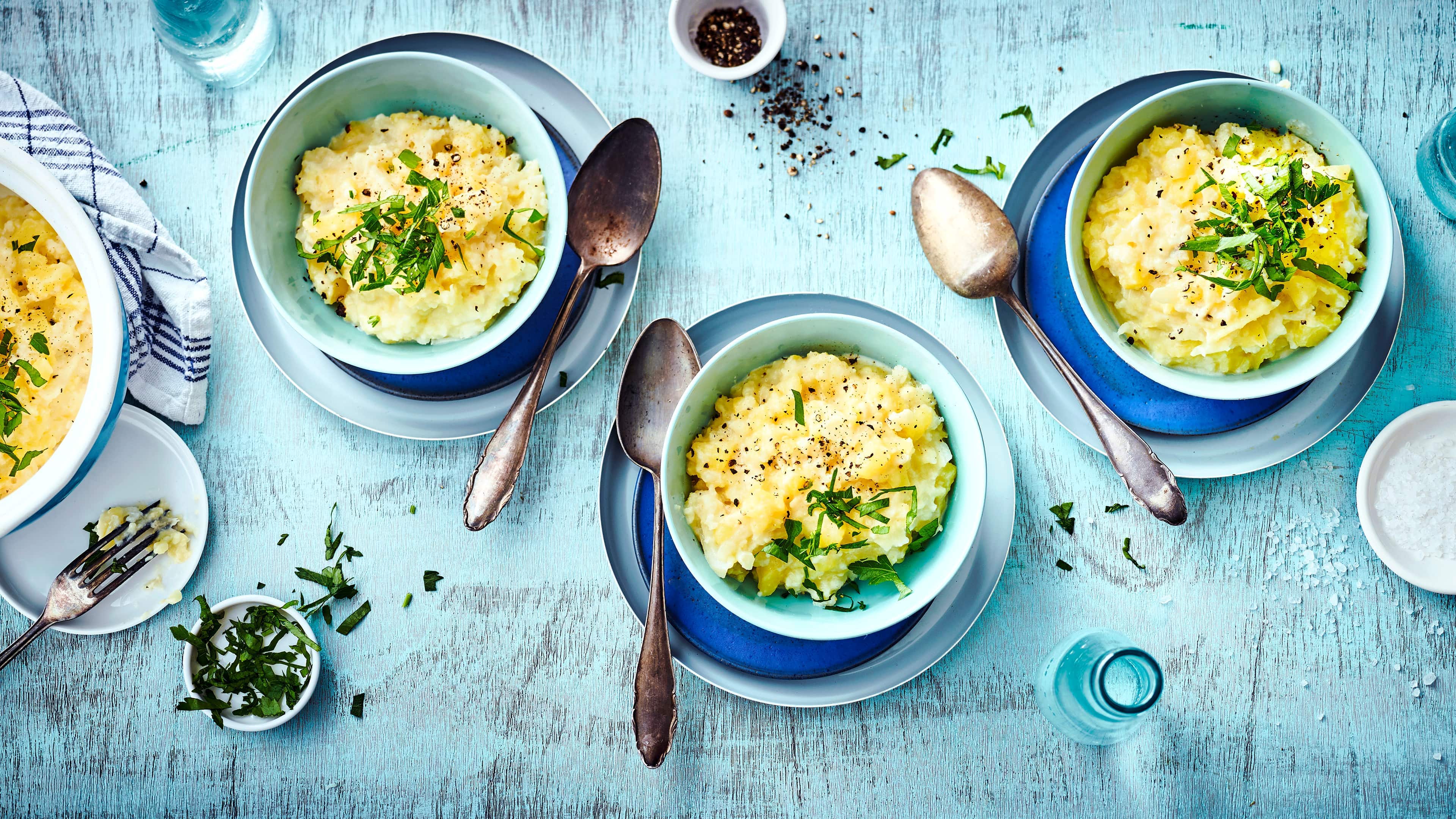 Kartoffel-Eintopf Für unser Kartoffeleintopf-Rezept benötigen Sie nur Kartoffeln, Blumenkohl, Milch, Sahne und Butter und – wenn Sie möchten – noch etwas Petersilie.