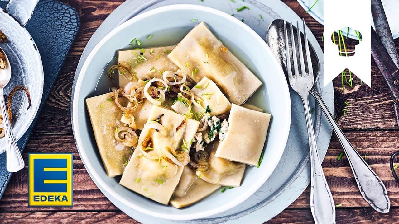 Maultaschen Rezept YouTube Platzhalterbild für ein Video mit dem Titel 'Maultaschen Rezept'.