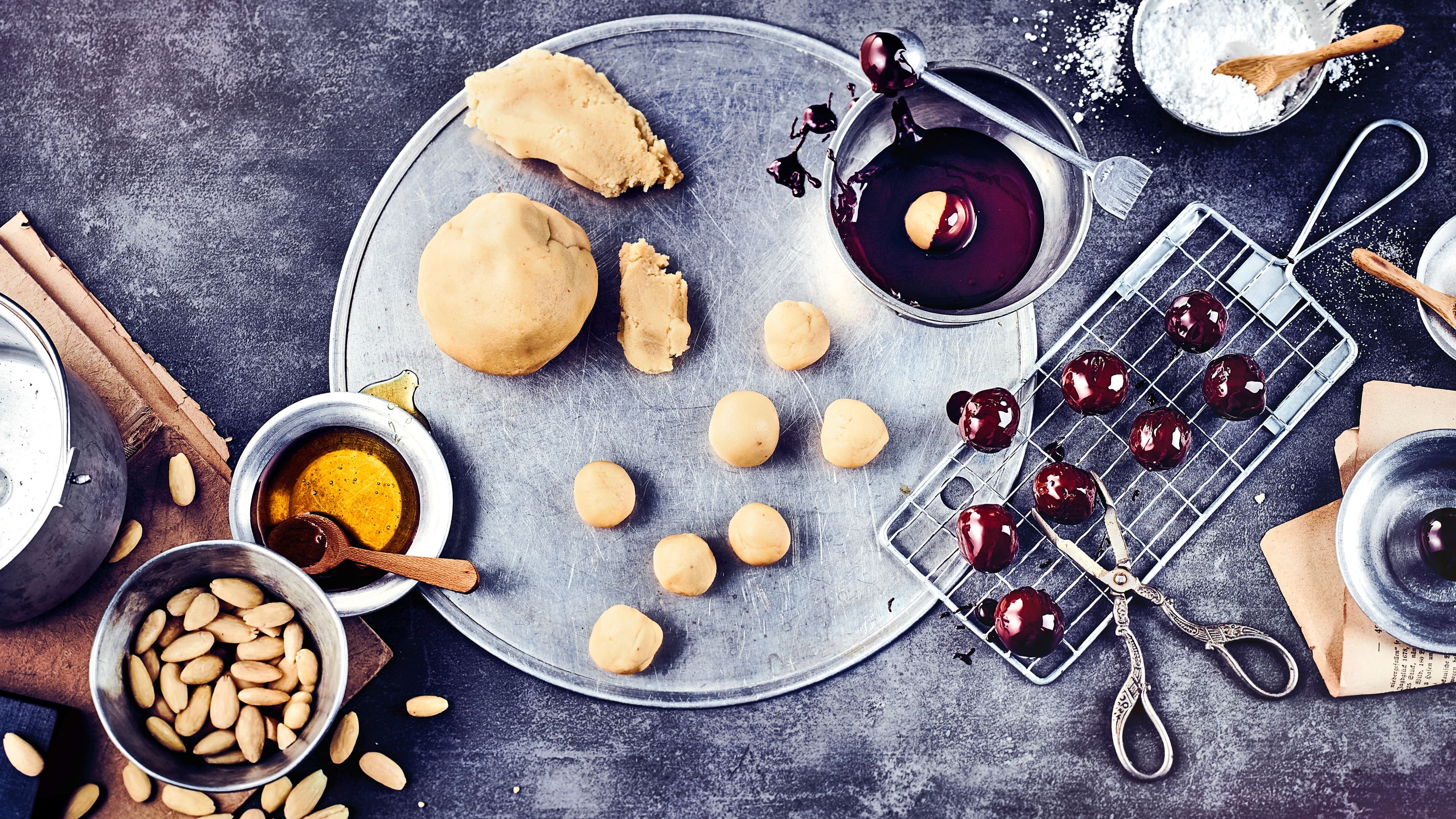 Marzipan-Kartoffeln Ganz einfach und schnell: Marzipan selber machen und daraus köstliche Marzipan-Kartoffeln selber herstellen. Schön verpackt auch als Geschenk eine Idee!