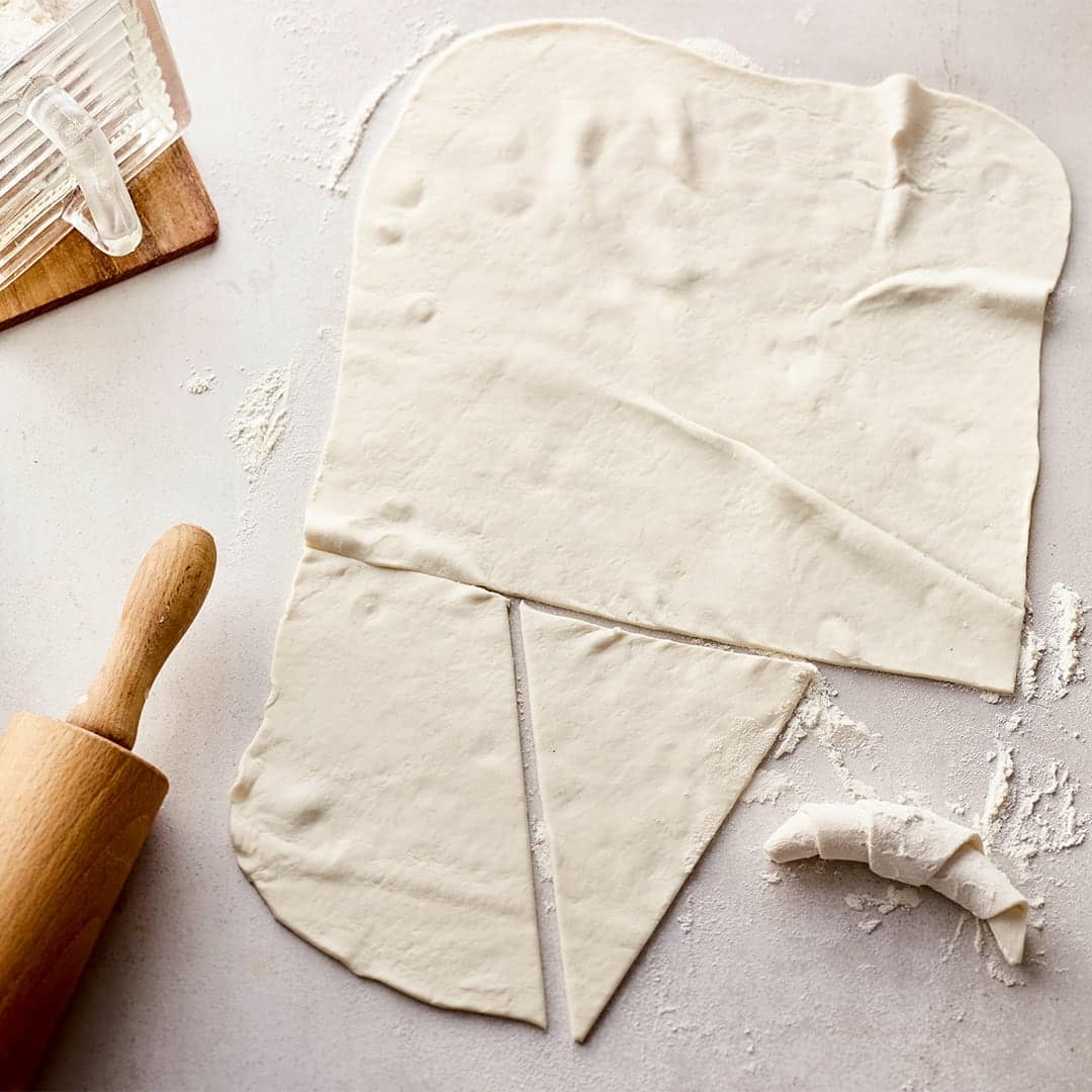 Blätterteig vegan zubereiten: ob für süßes Gebäck oder herzhafte Gerichte. Mit unserem Rezept backen Sie knusprigen veganen Blätterteig einfach mal selbst