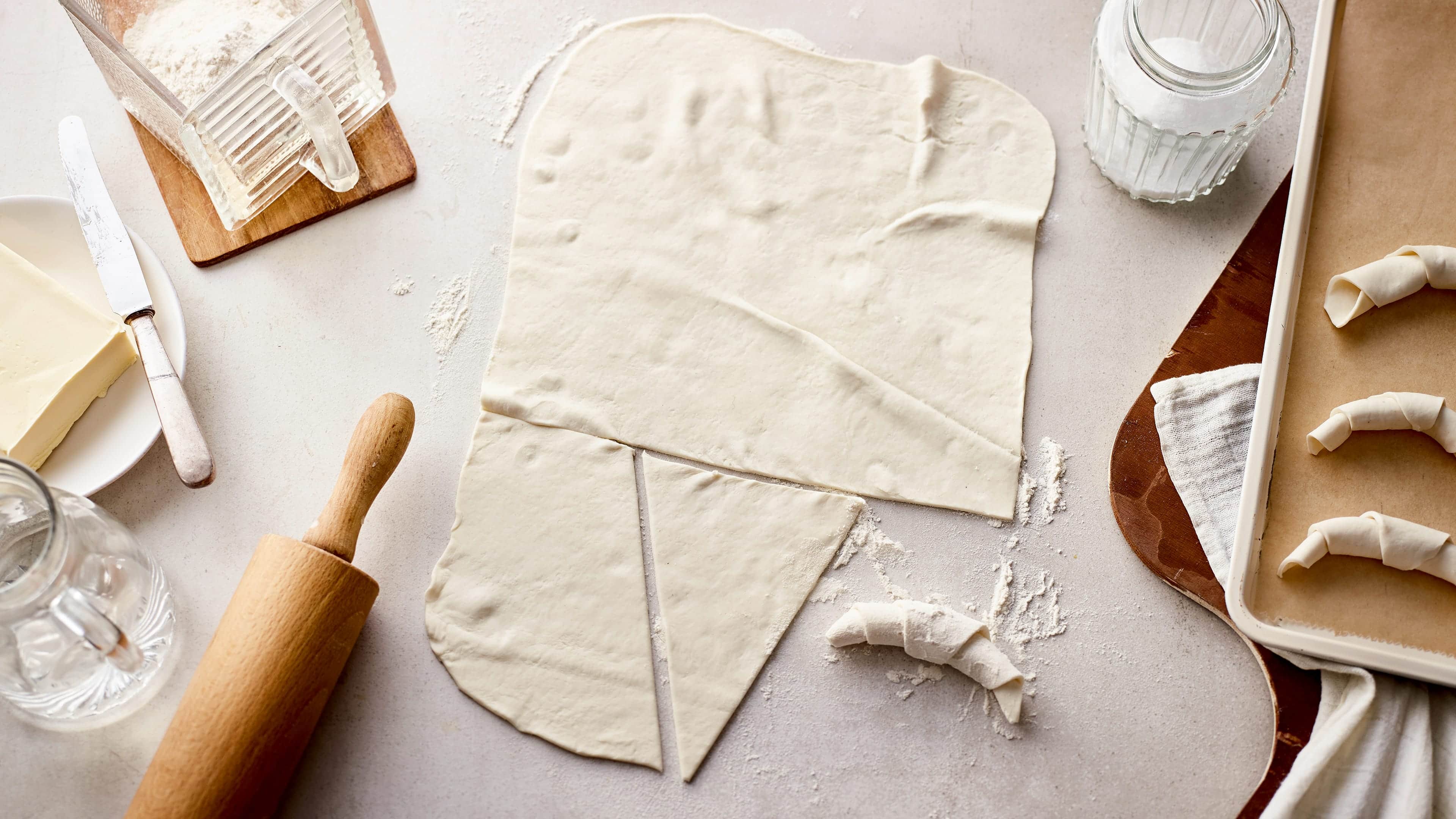 Blätterteig vegan Blätterteig vegan zubereiten: ob für süßes Gebäck oder herzhafte Gerichte. Mit unserem Rezept backen Sie knusprigen veganen Blätterteig einfach mal selbst