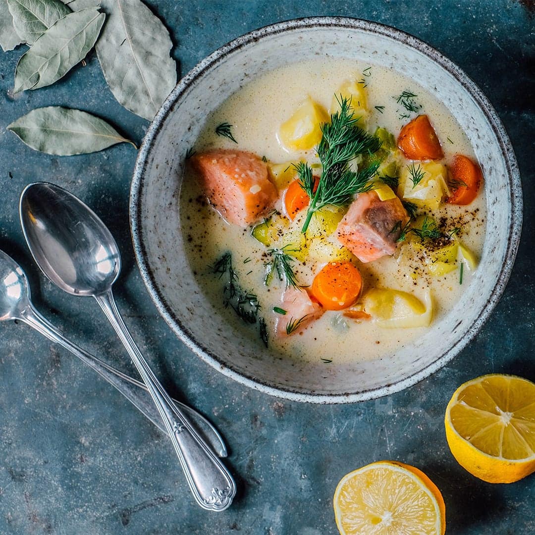 Finnische Lachssuppe Lohikeitto