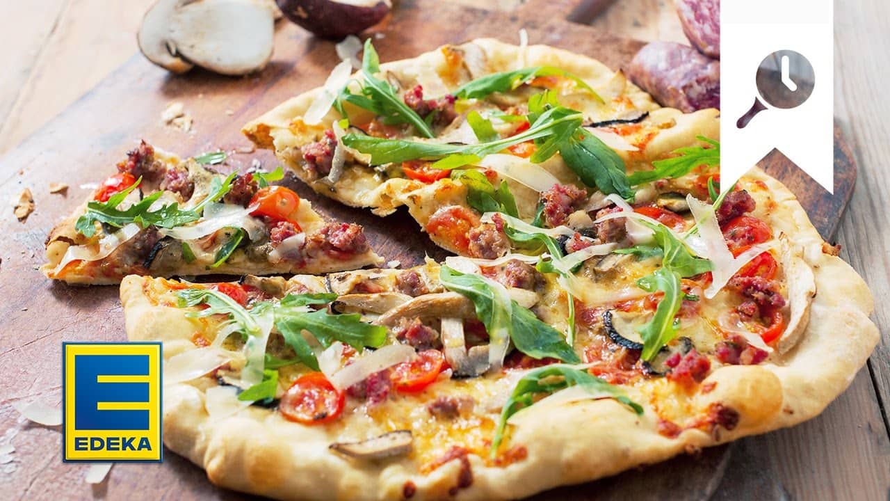 Pizza mit Salsiccia YouTube Platzhalterbild für ein Video mit dem Titel 'Pizza mit Salsiccia'.