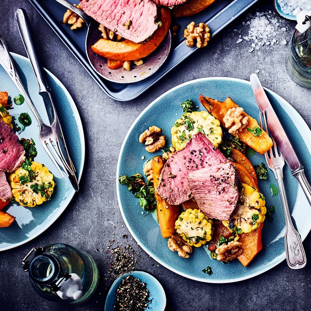 Ein Roastbeef können Sie zu jeder Jahreszeit servieren, aber mit Kürbisgemüse schmeckt es im Herbst besonders gut!